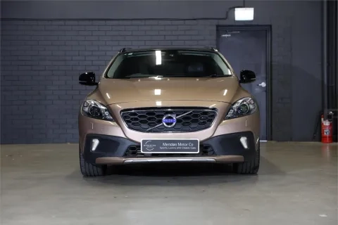 V40 Cross Country