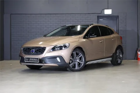 V40 Cross Country