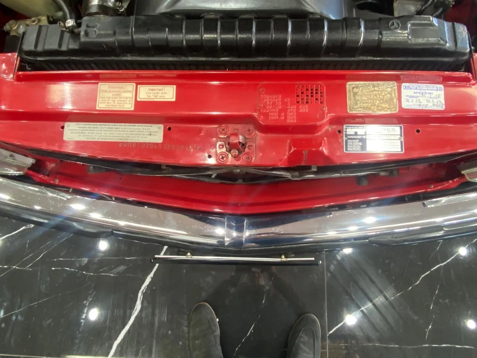 Mercedes-Benz-380SL-