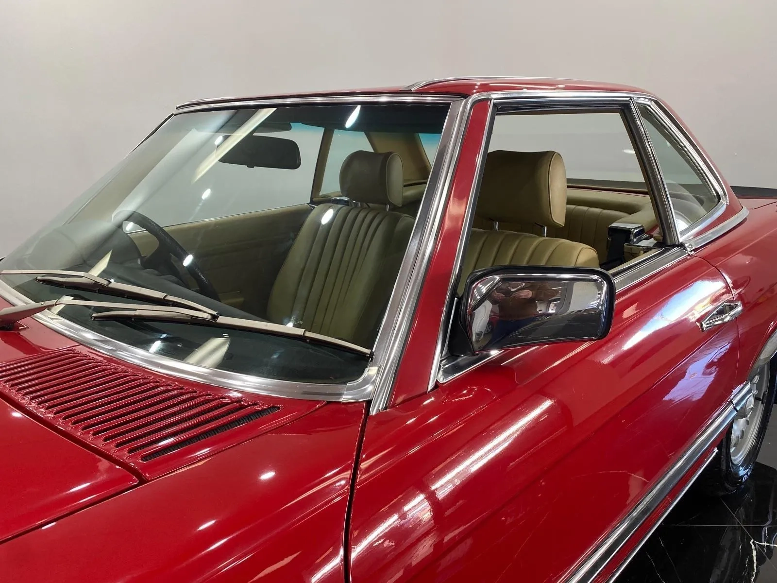 Mercedes-Benz-380SL-