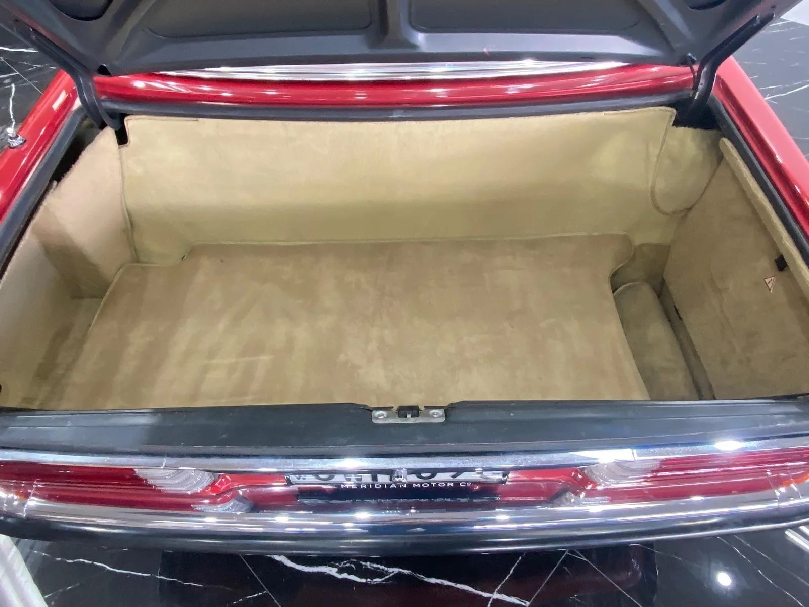 Mercedes-Benz-380SL-
