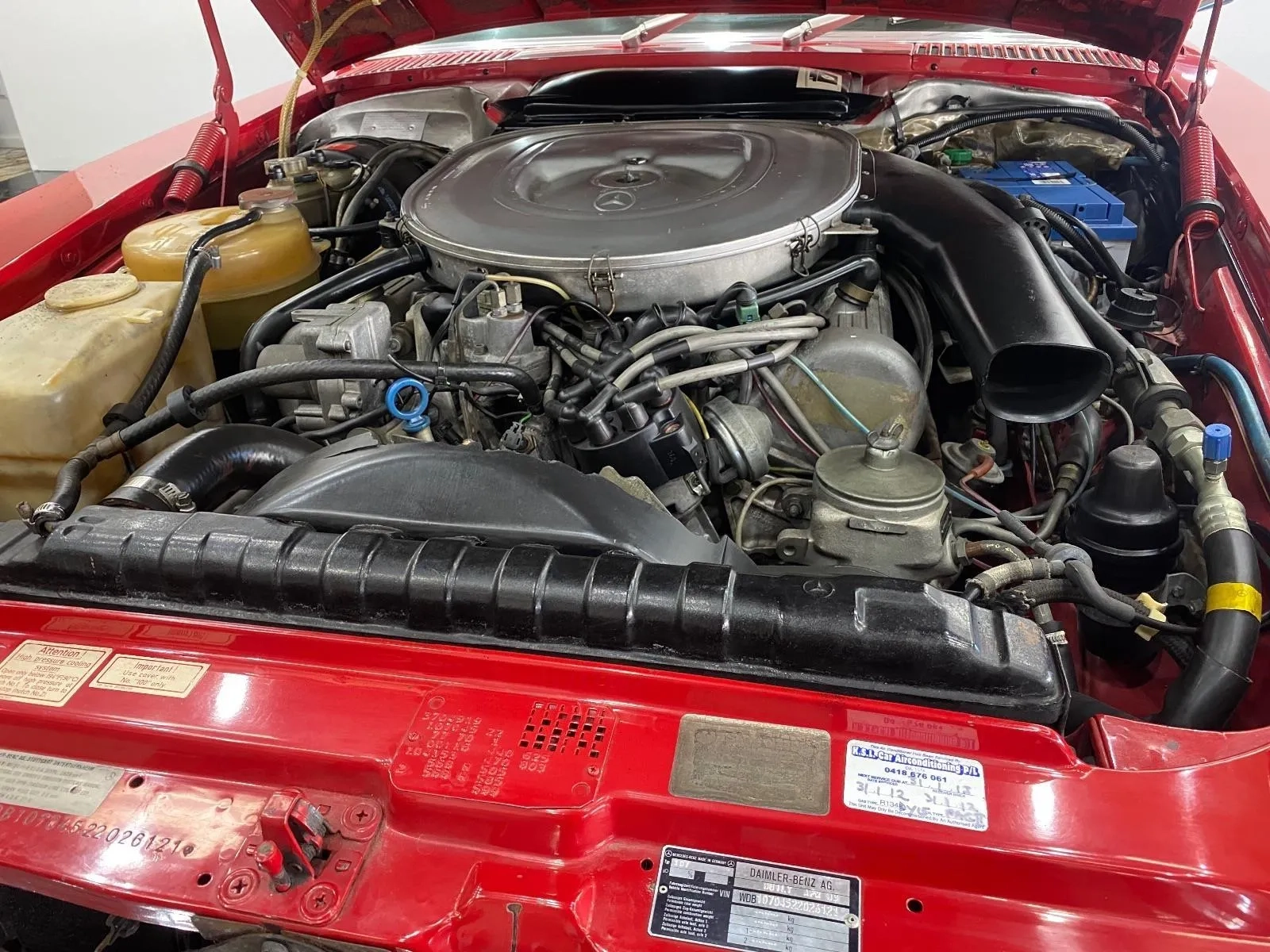 Mercedes-Benz-380SL-