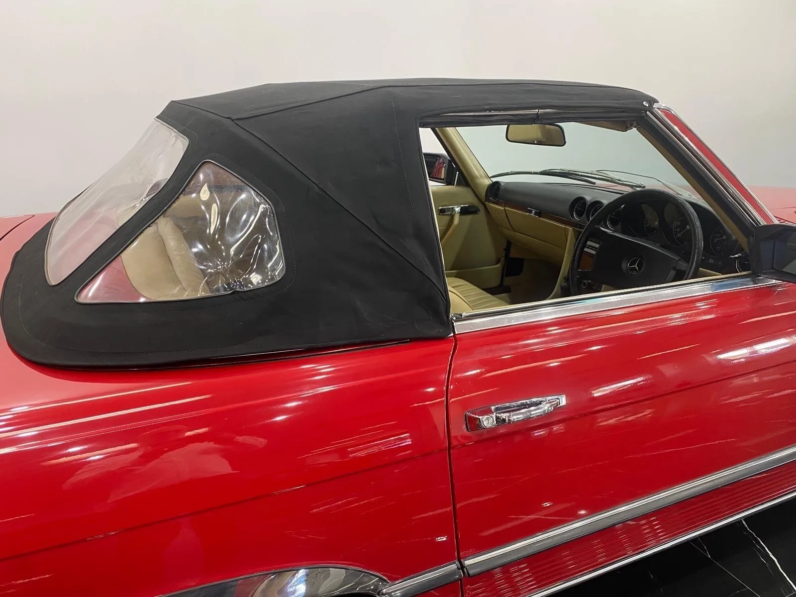 Mercedes-Benz-380SL-
