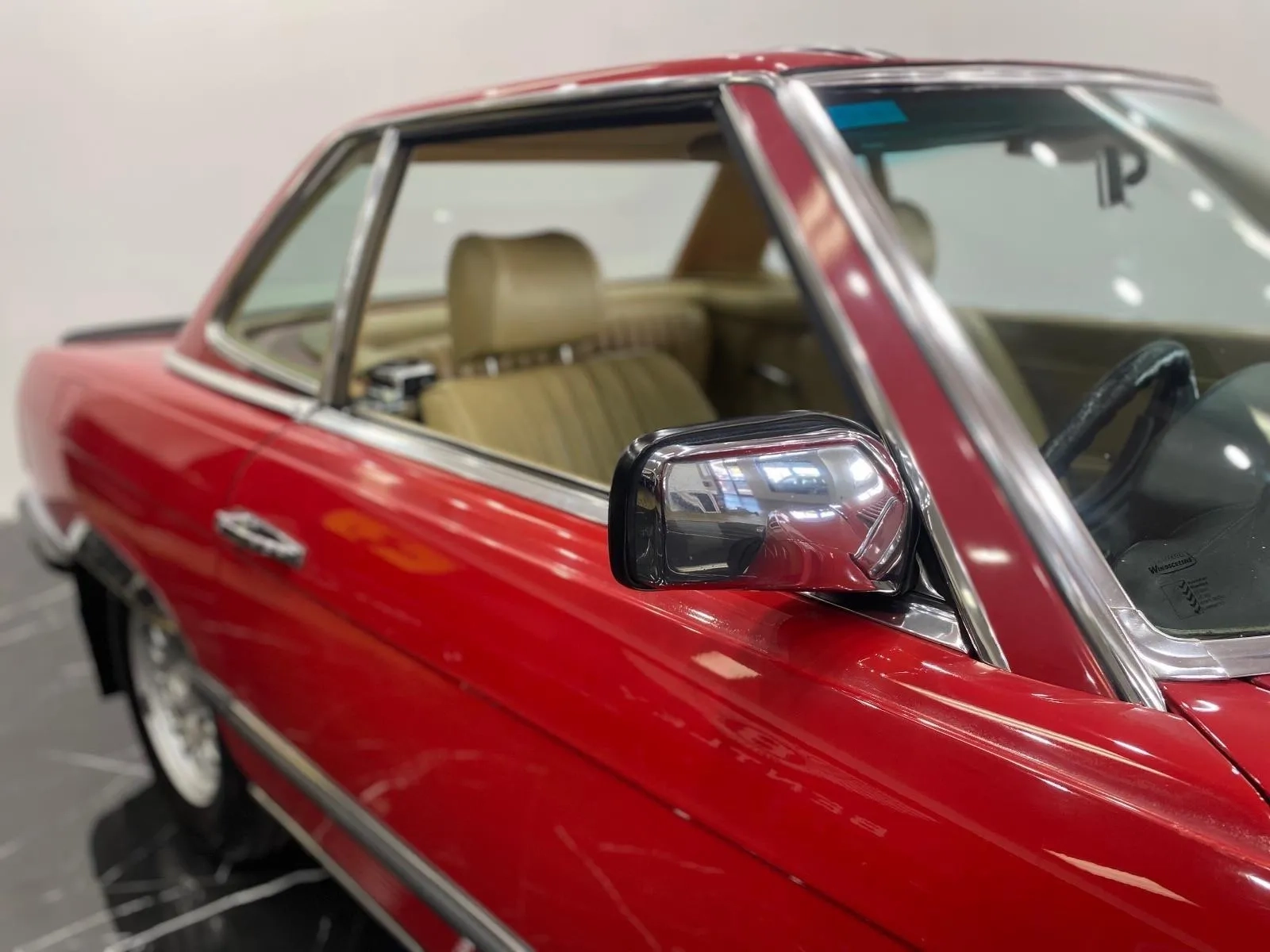Mercedes-Benz-380SL-