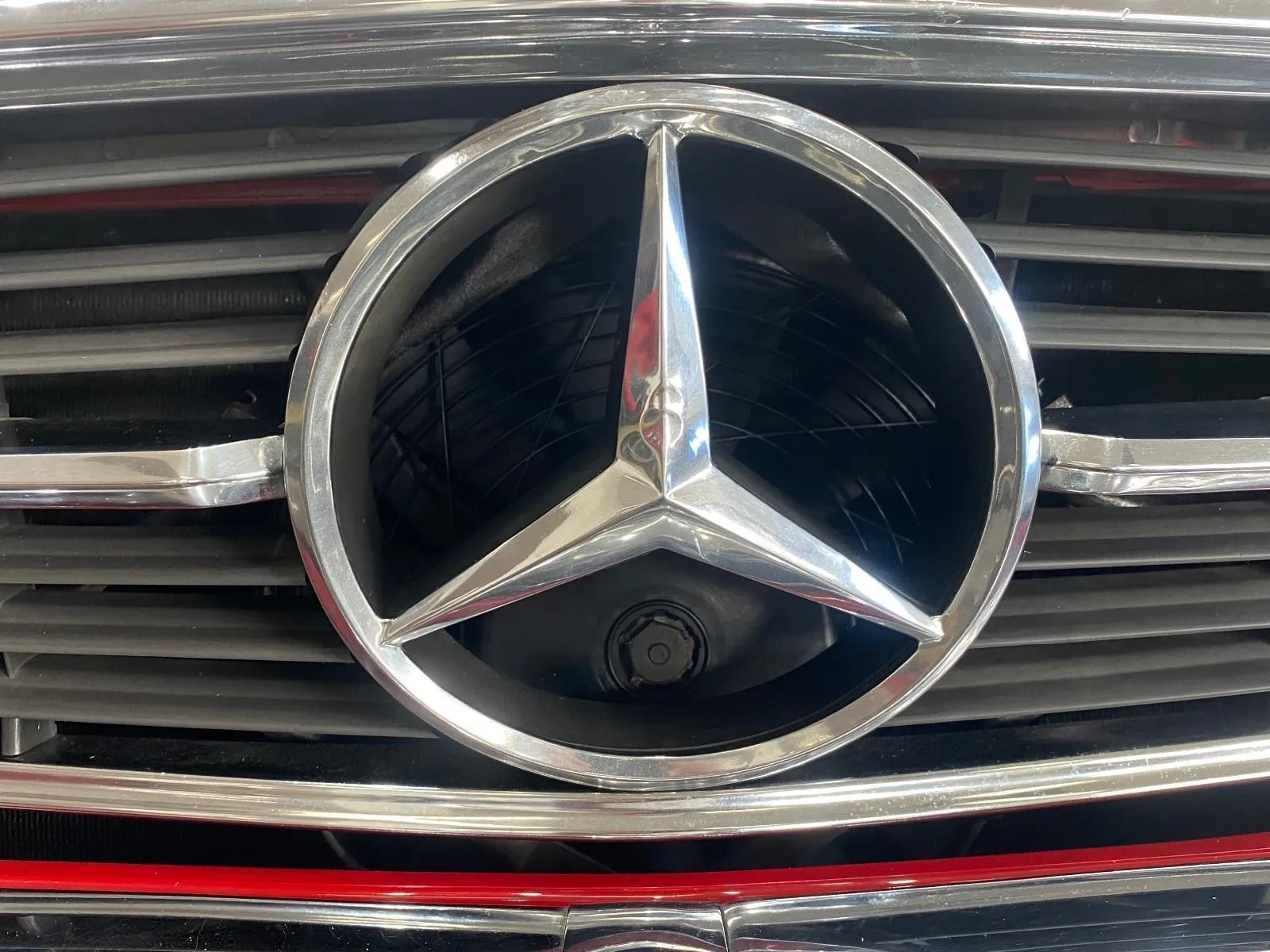 Mercedes-Benz-380SL-