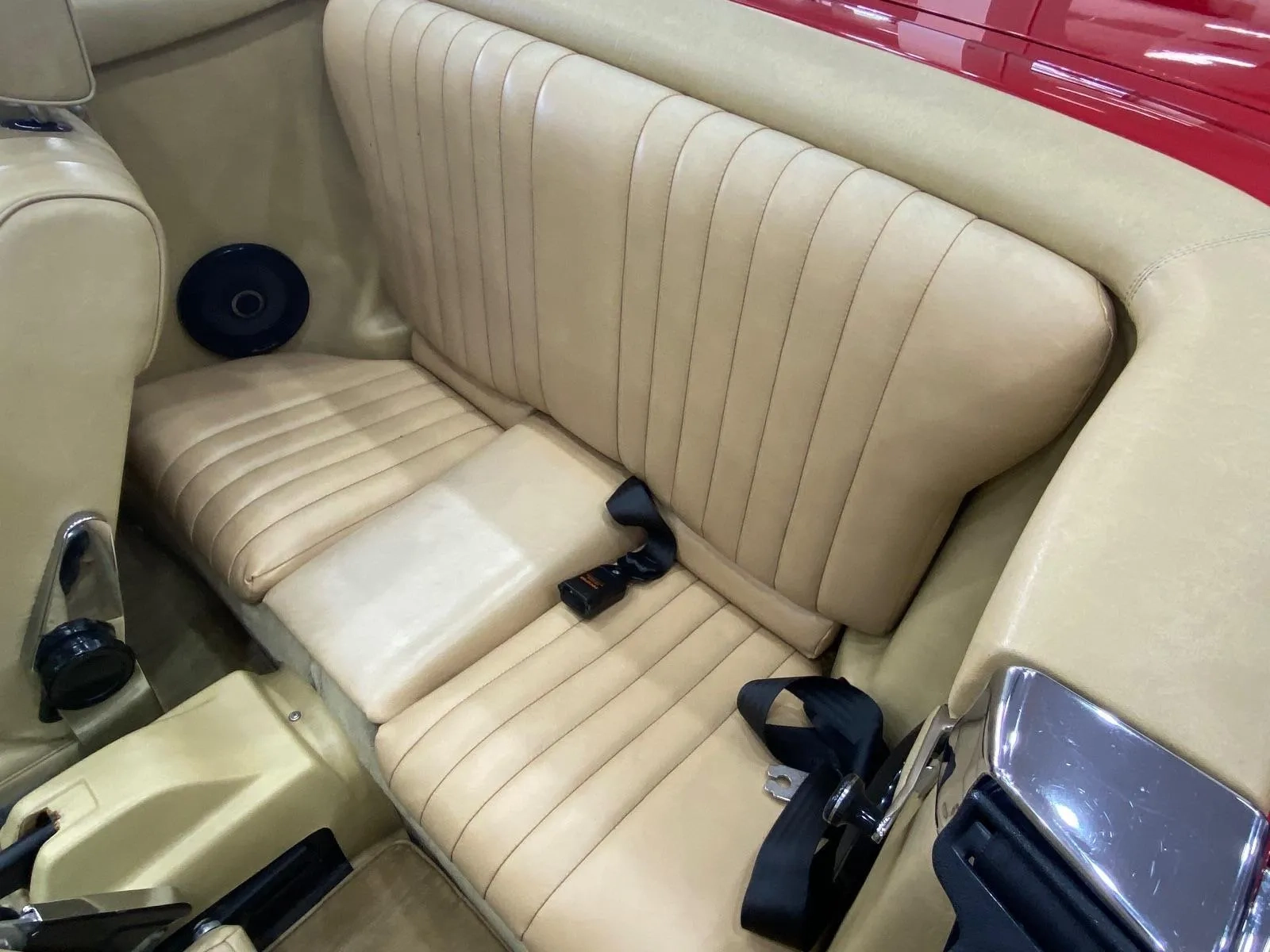 Mercedes-Benz-380SL-