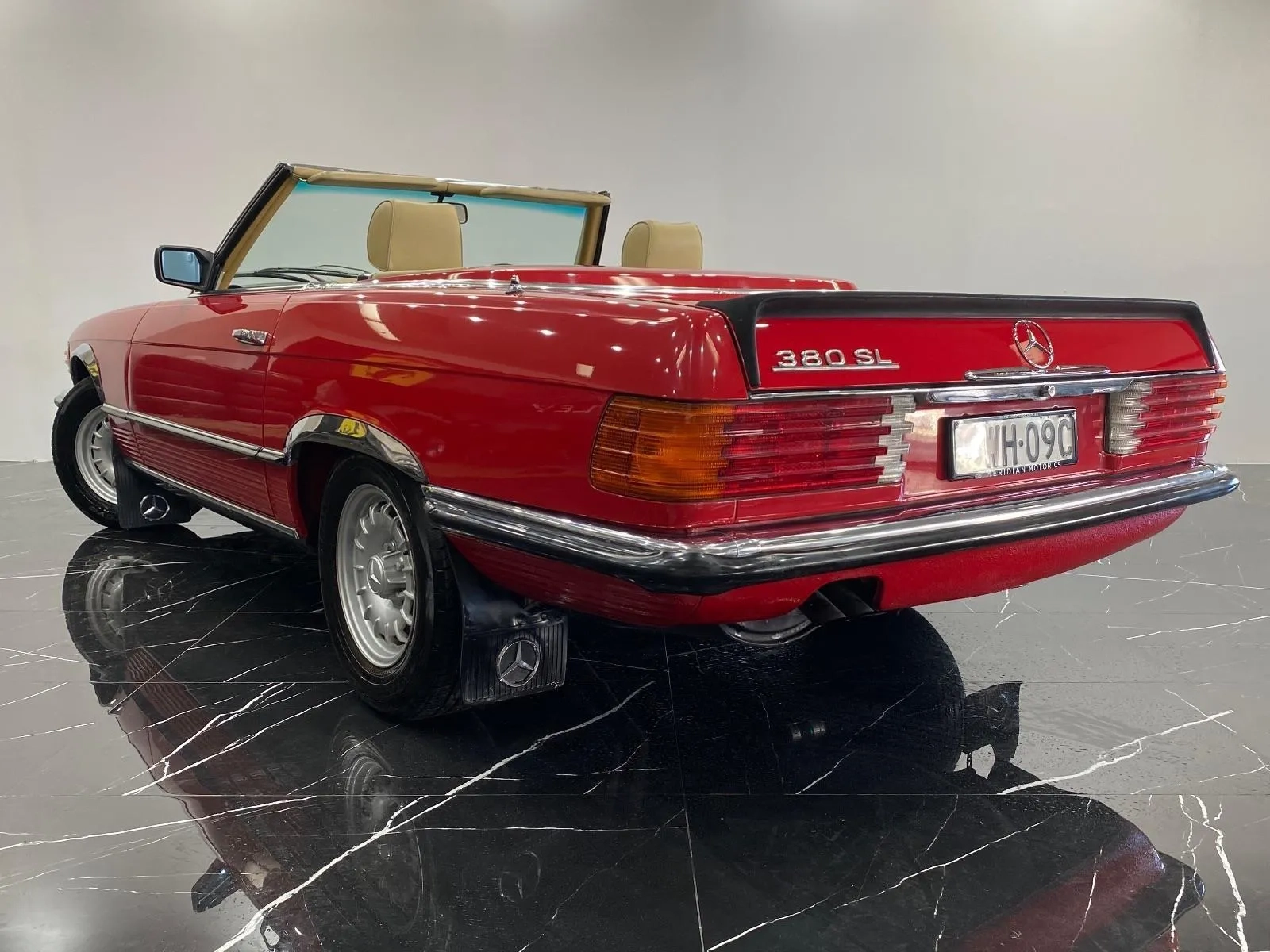 Mercedes-Benz-380SL-