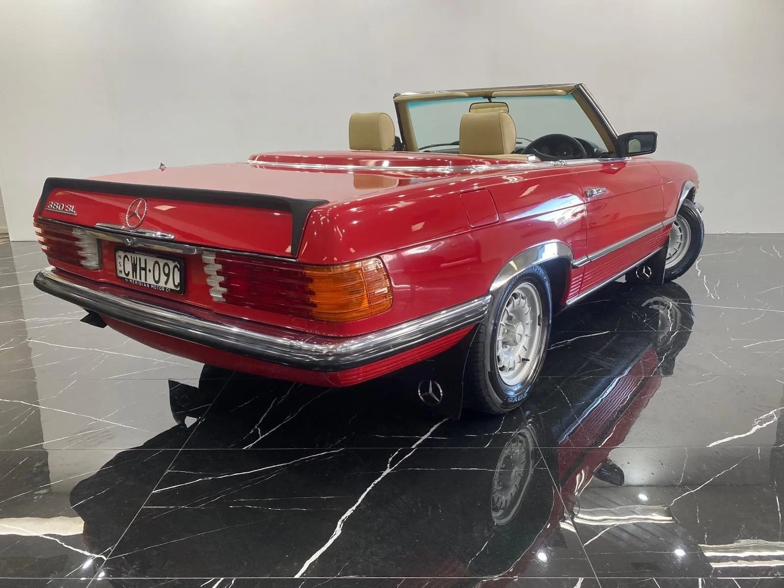 Mercedes-Benz-380SL-