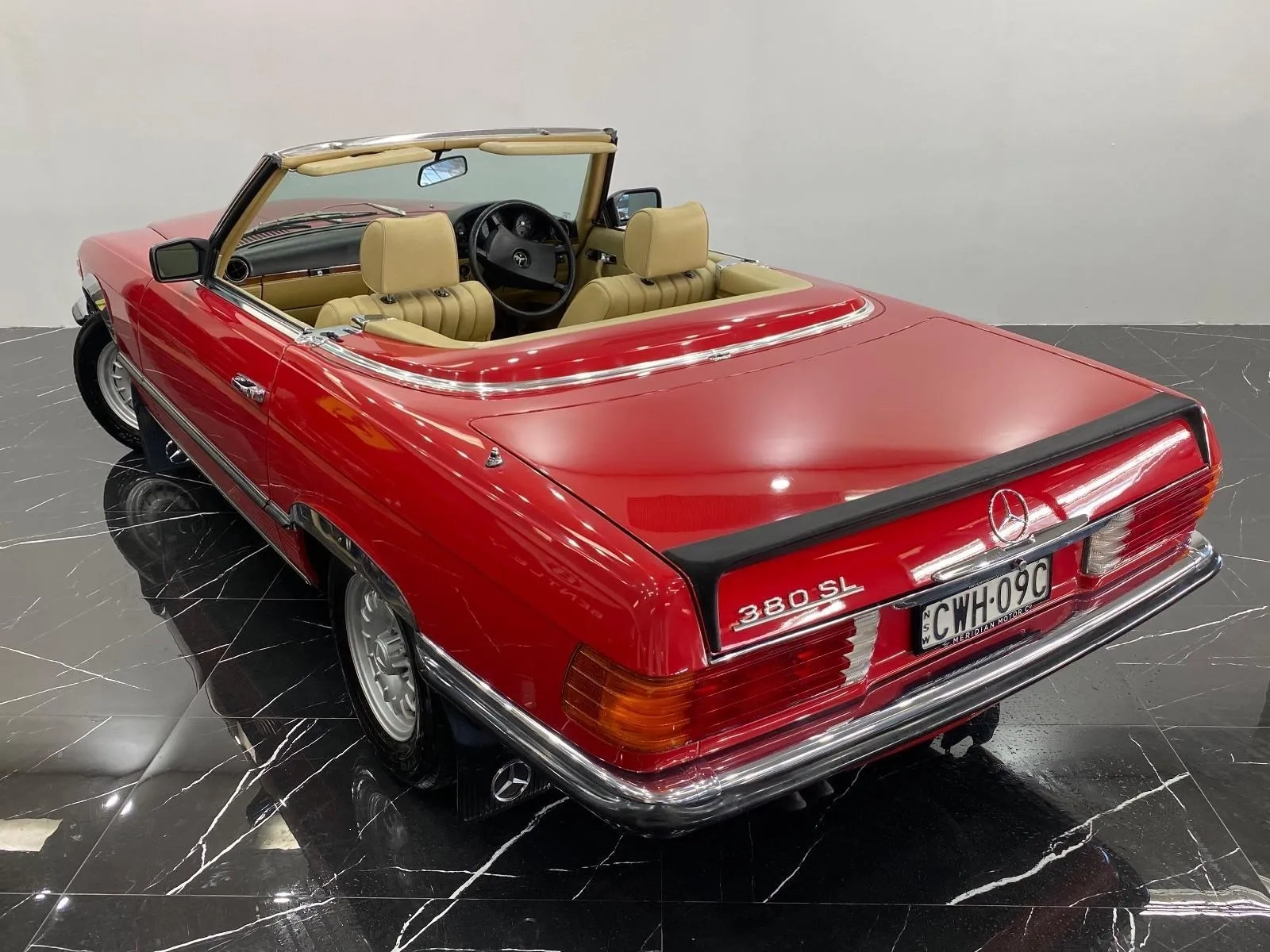 Mercedes-Benz-380SL-