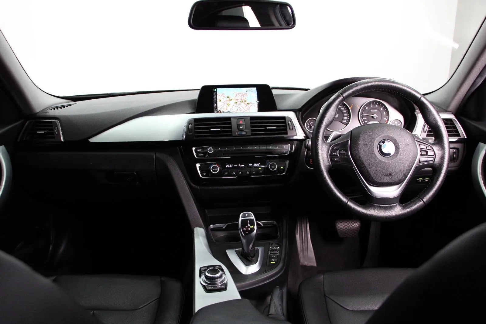 BMW-3 Series-320i Sport Line