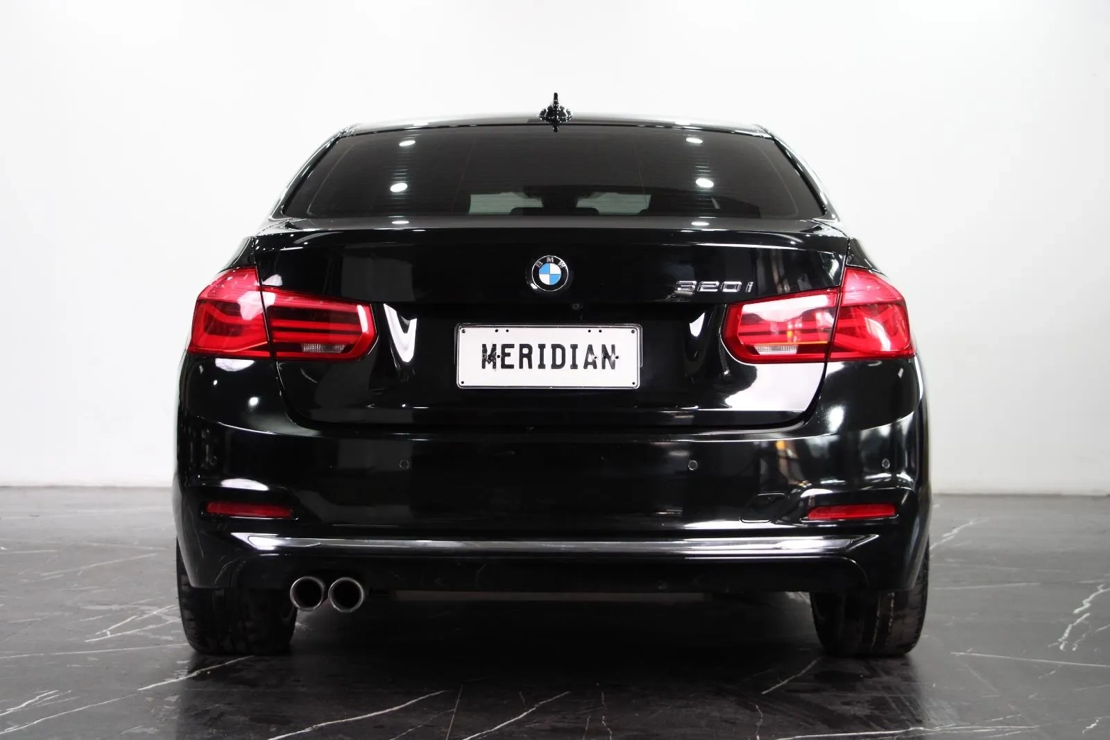 BMW-3 Series-320i Sport Line