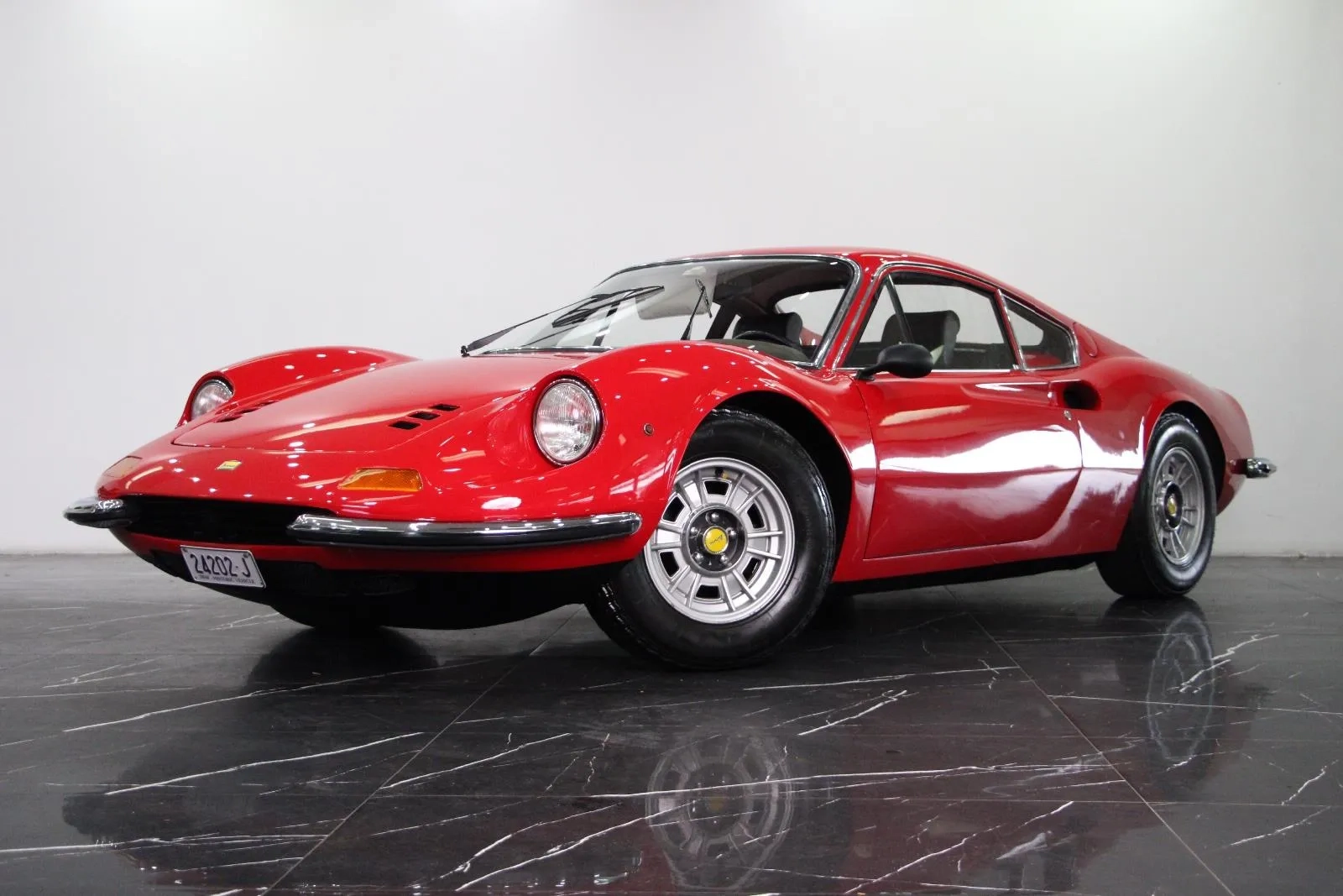 Ferrari-Dino-246 GT