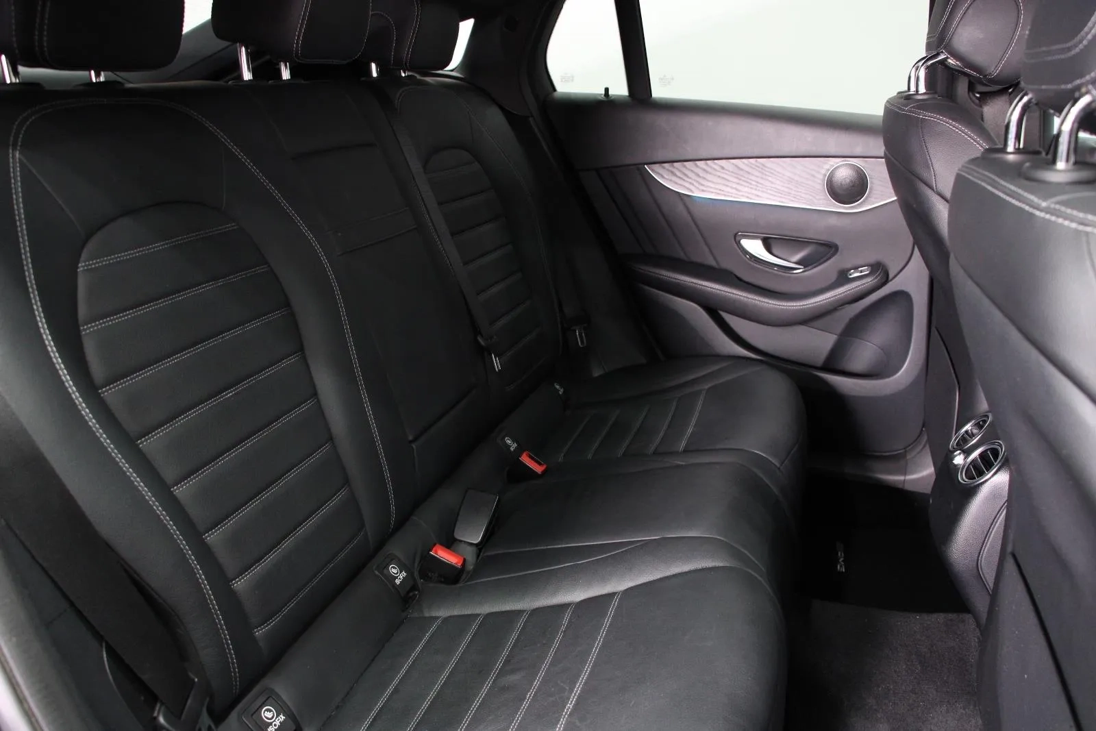 Mercedes-Benz-GLC-Class-GLC250