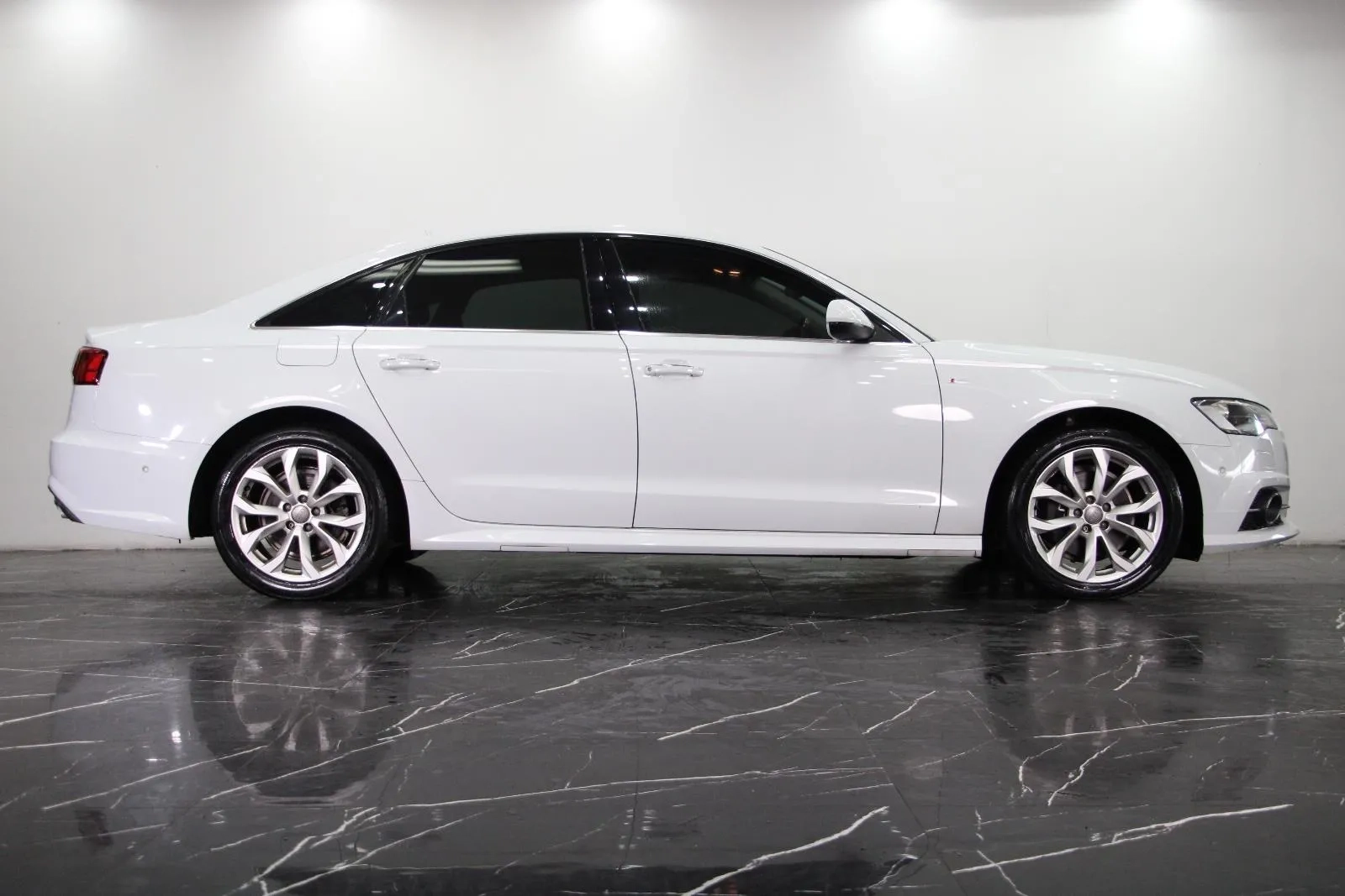 Audi-A6-S Line