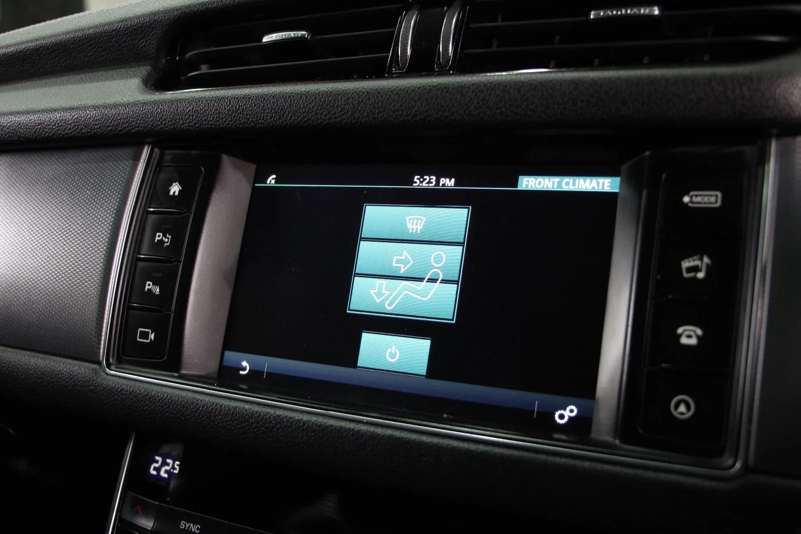 Jaguar-XF-20d R-Sport