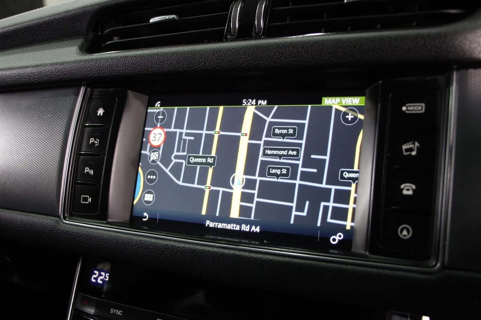 Jaguar-XF-20d R-Sport