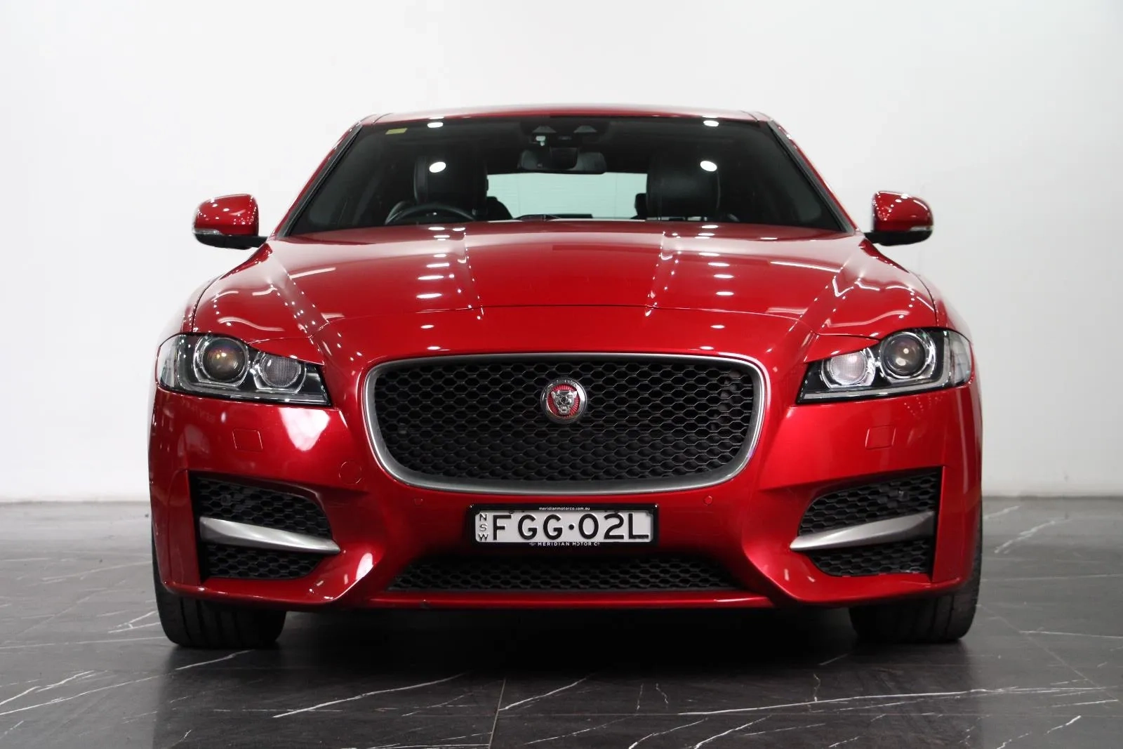 Jaguar-XF-20d R-Sport