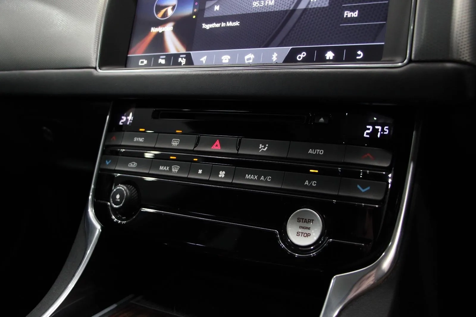 Jaguar-XF-25t Portfolio