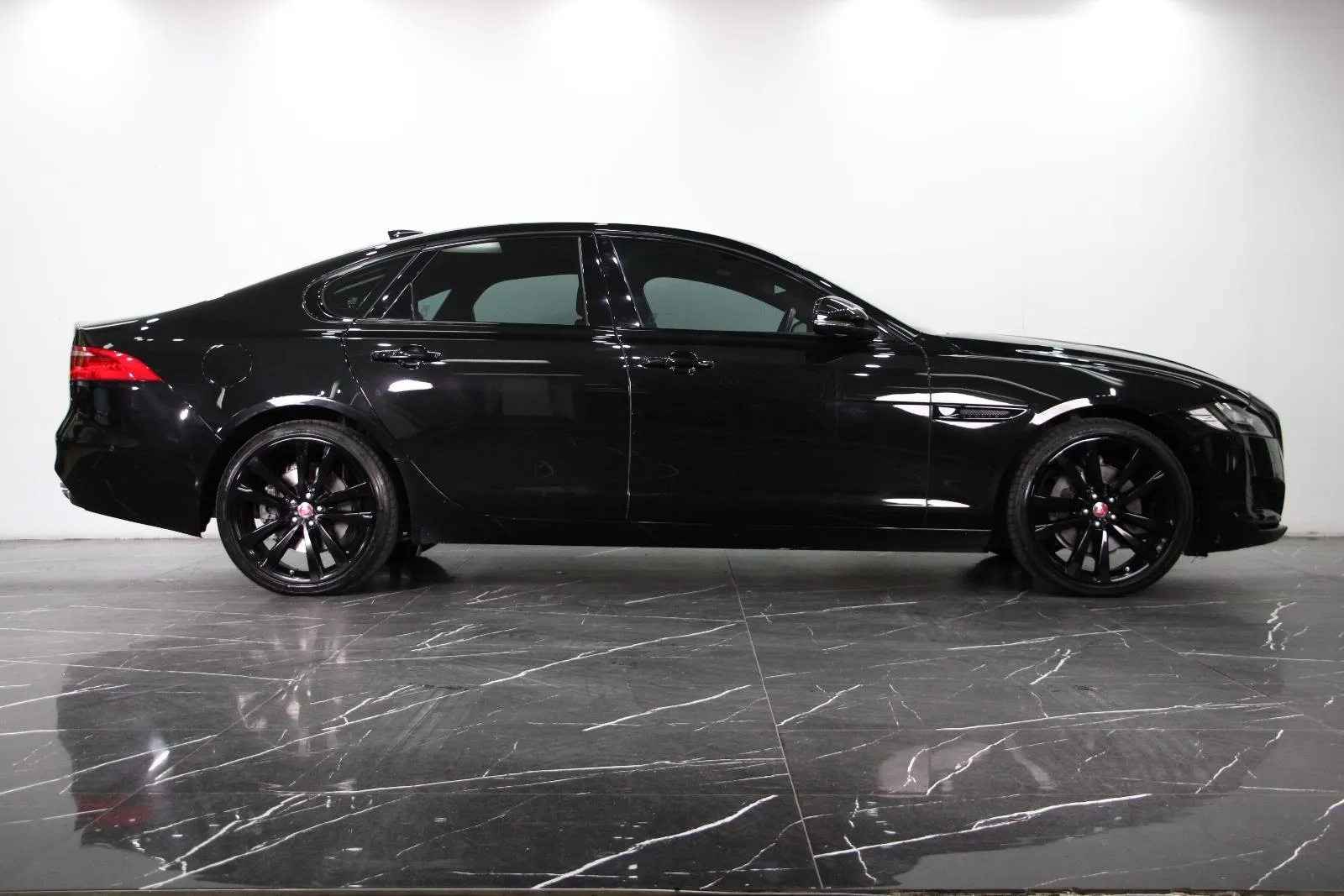 Jaguar-XF-25t Portfolio