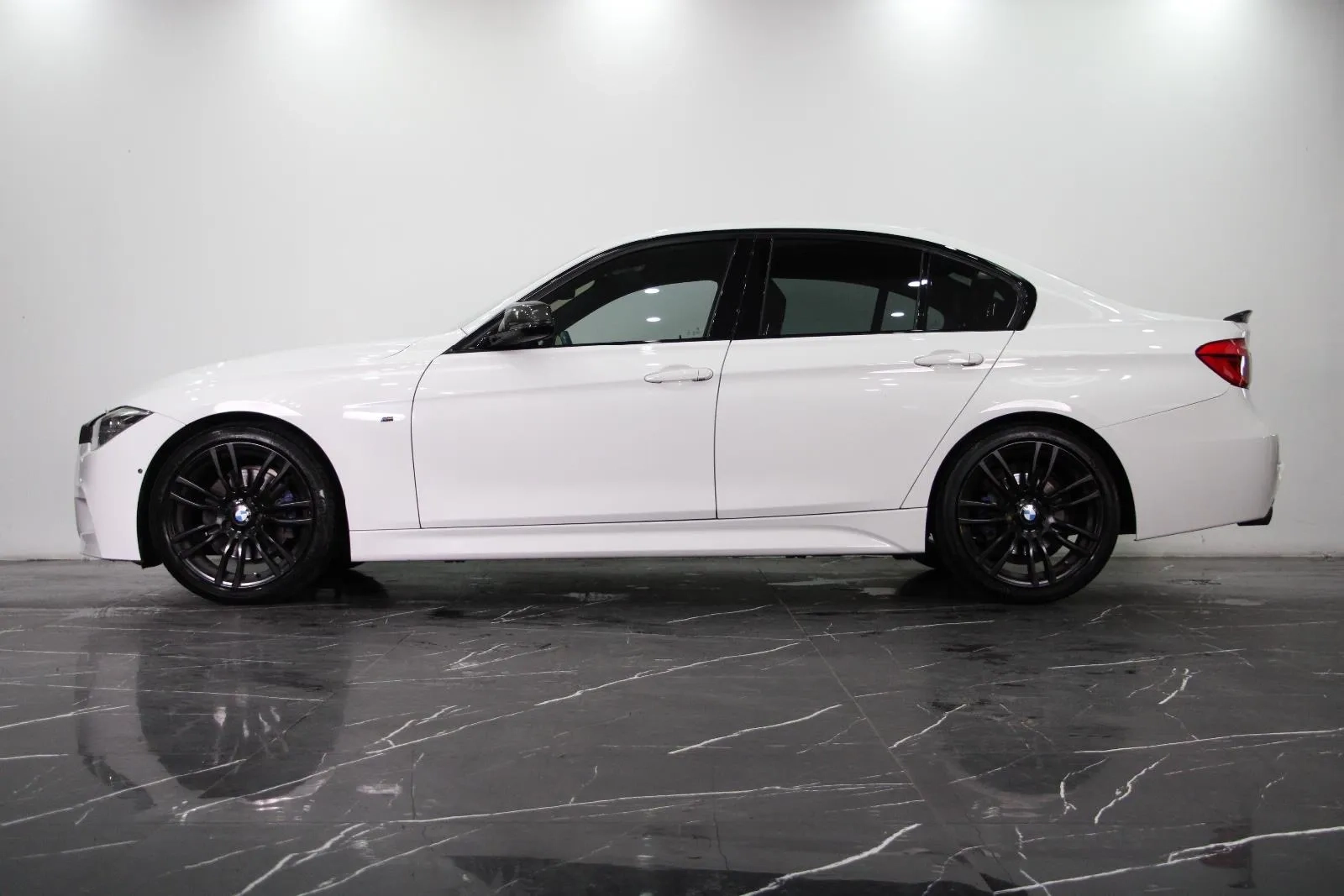 BMW-3 Series-330i M Sport