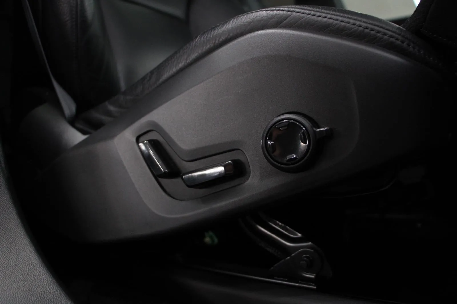 Volvo-XC60-T5 Momentum