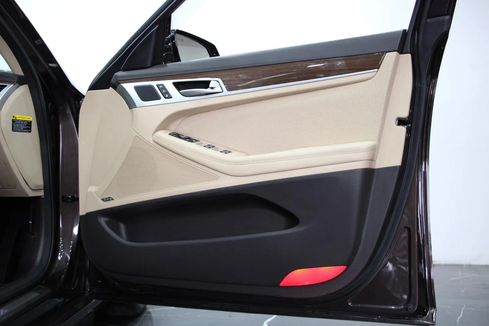 Hyundai-Genesis-Ultimate Pack