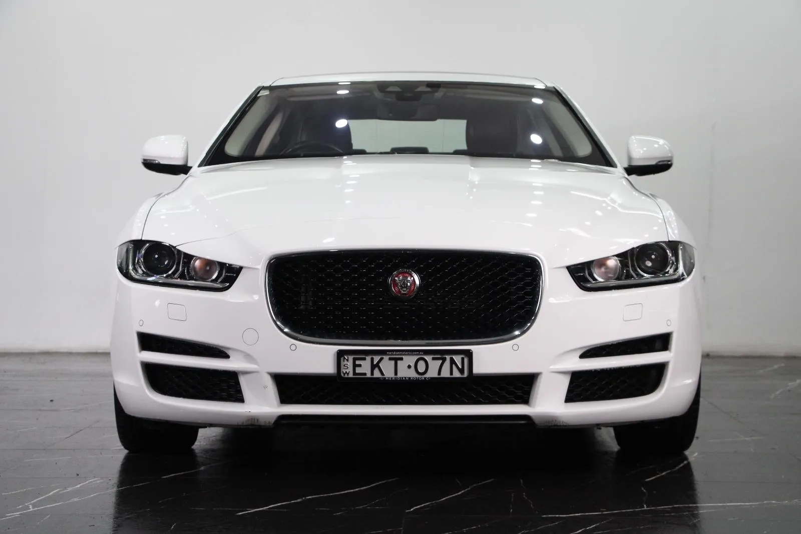 Jaguar-XE-25t Prestige