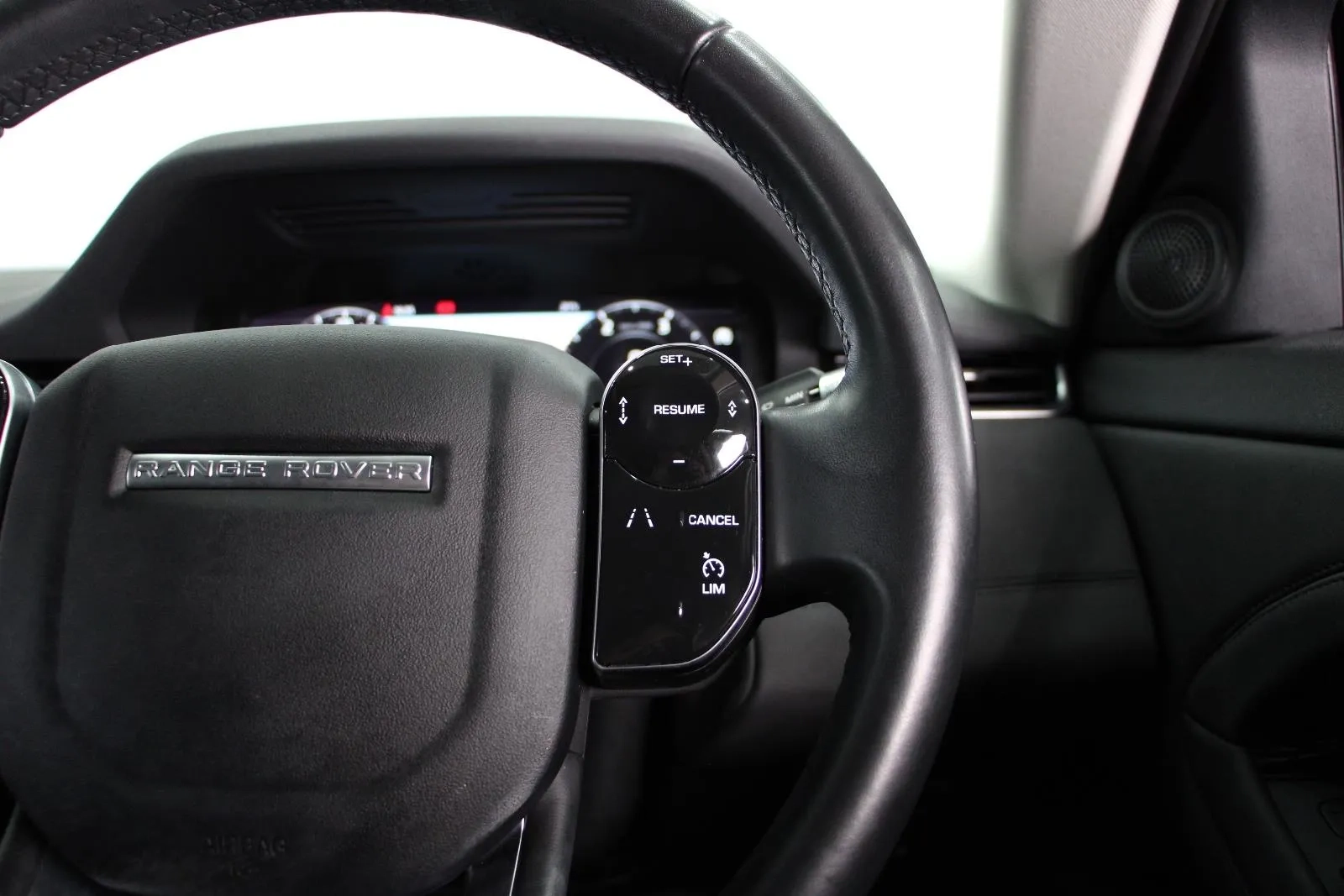 Land Rover-Range Rover Evoque-D180 SE