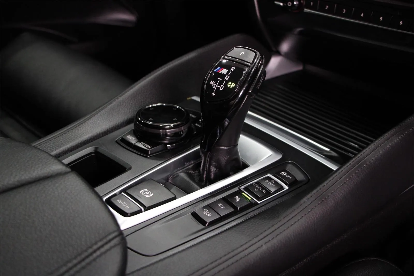 BMW-X6-M50d