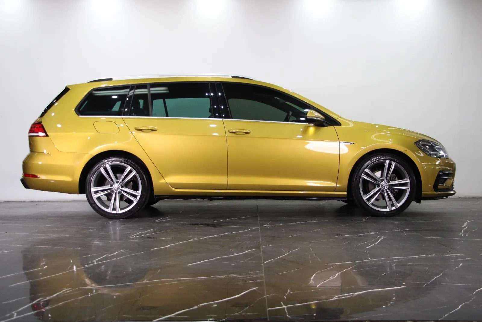Volkswagen-Golf-110TSI Highline