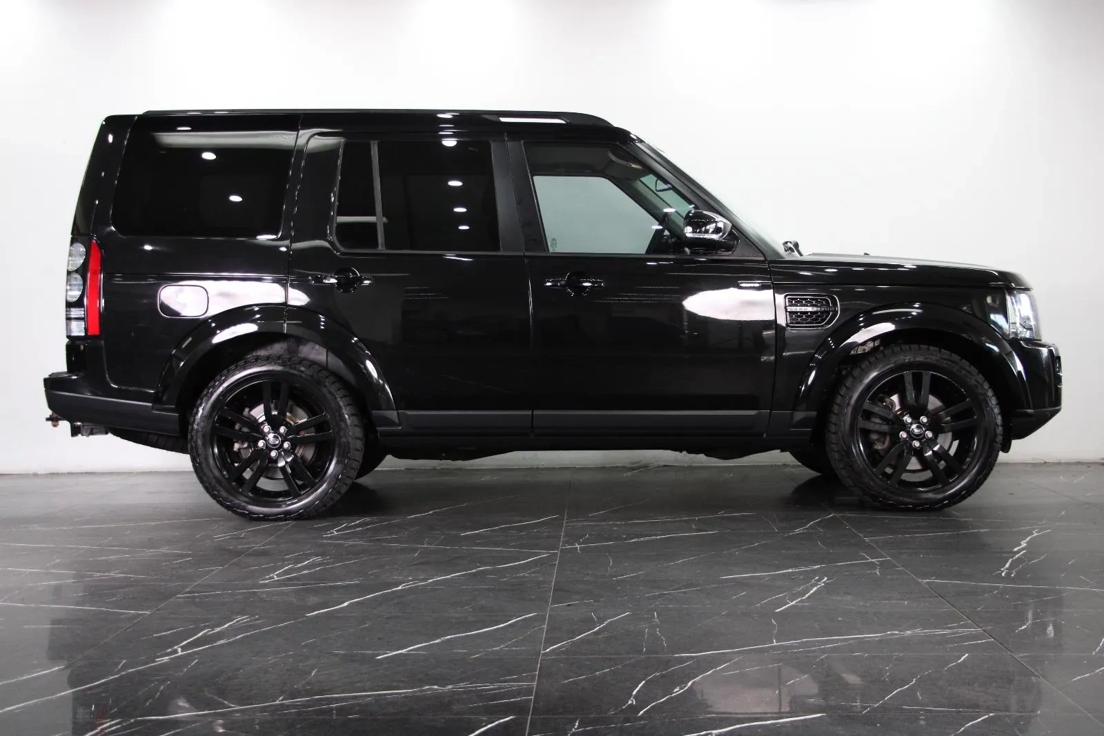 Land Rover-Discovery-SDV6 HSE