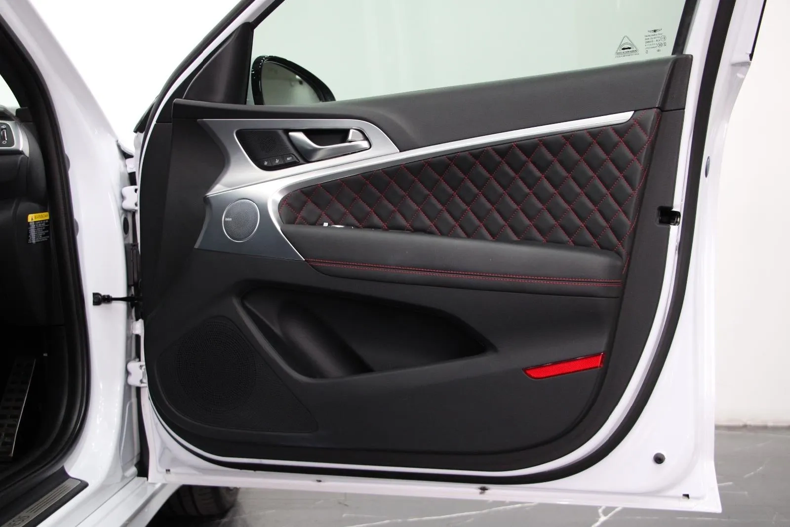Genesis-G70-Ultimate Sport