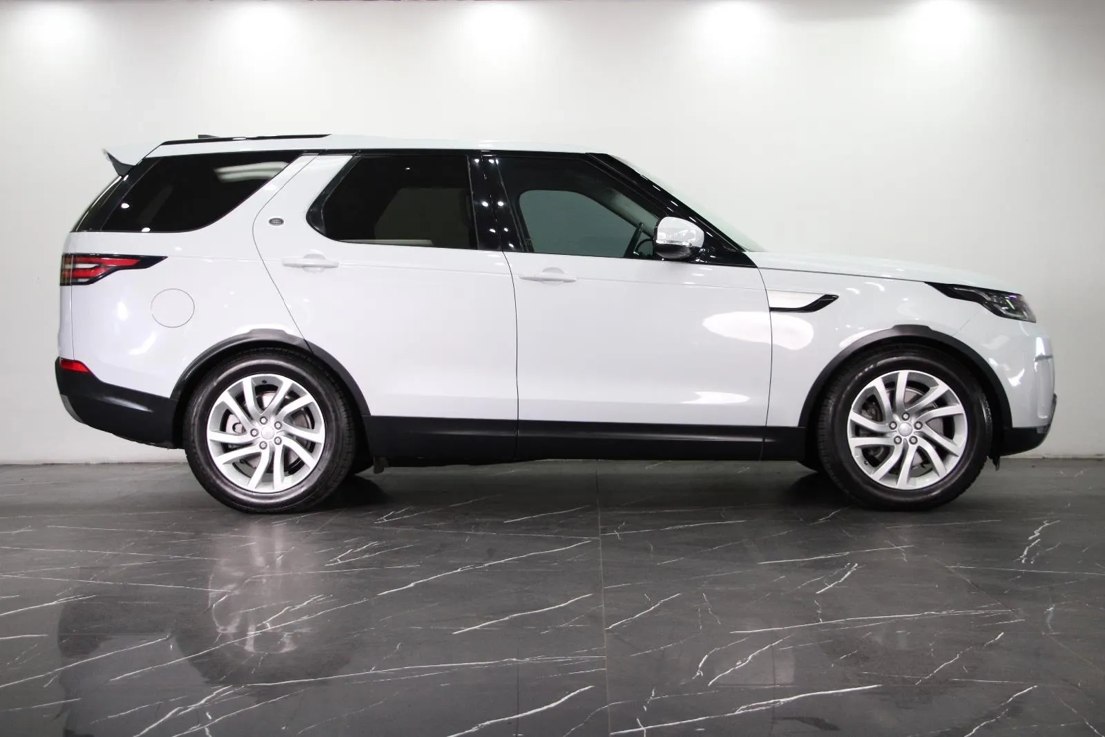 Land Rover-Discovery-SD4 HSE