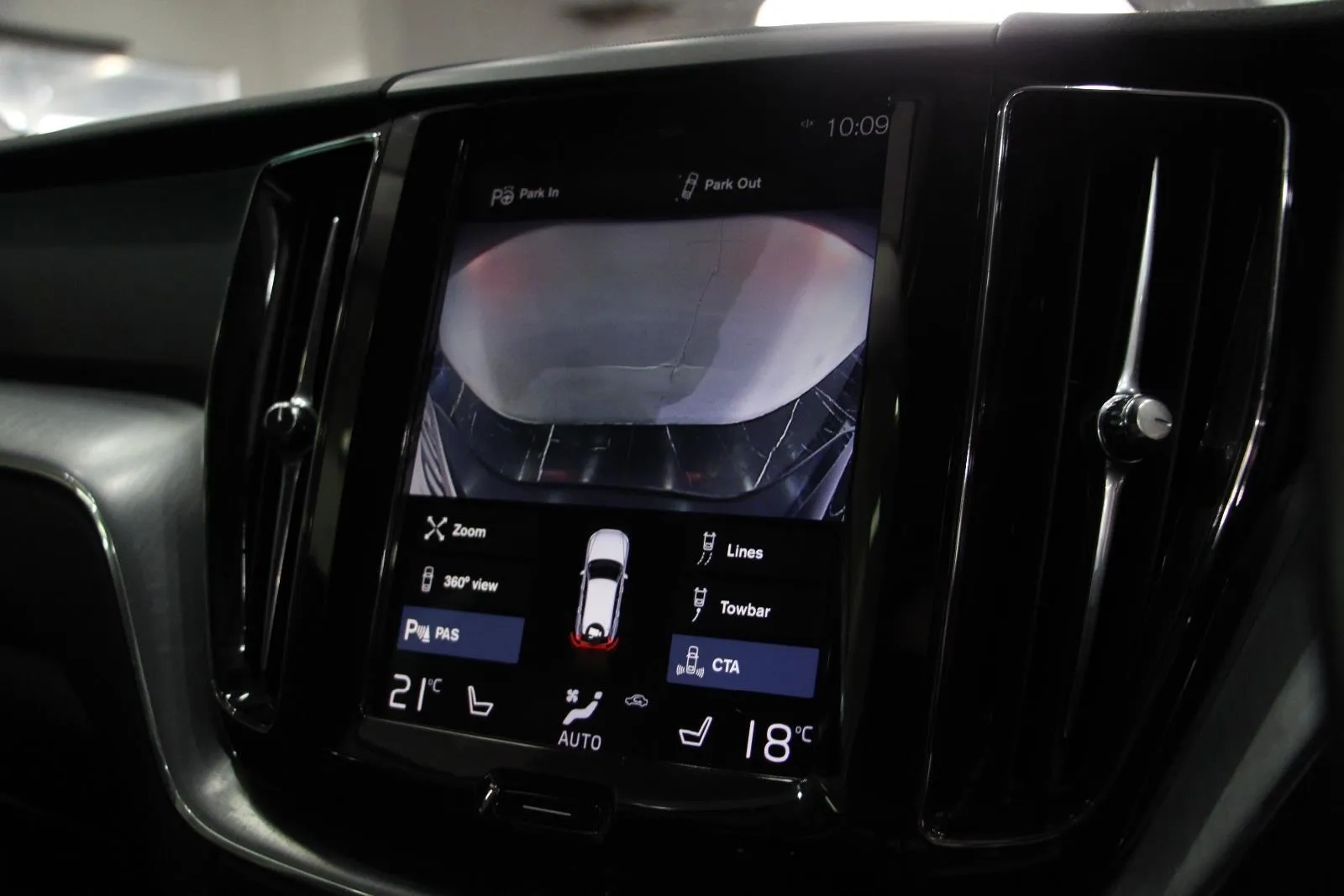 Volvo-XC60-D4 Momentum
