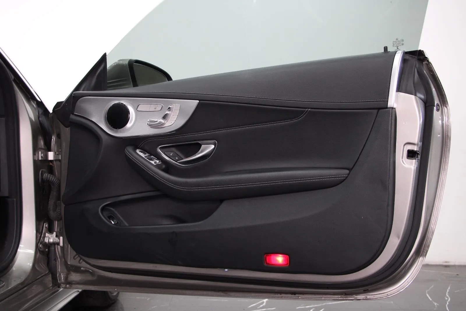 Mercedes-Benz-C-Class-C200