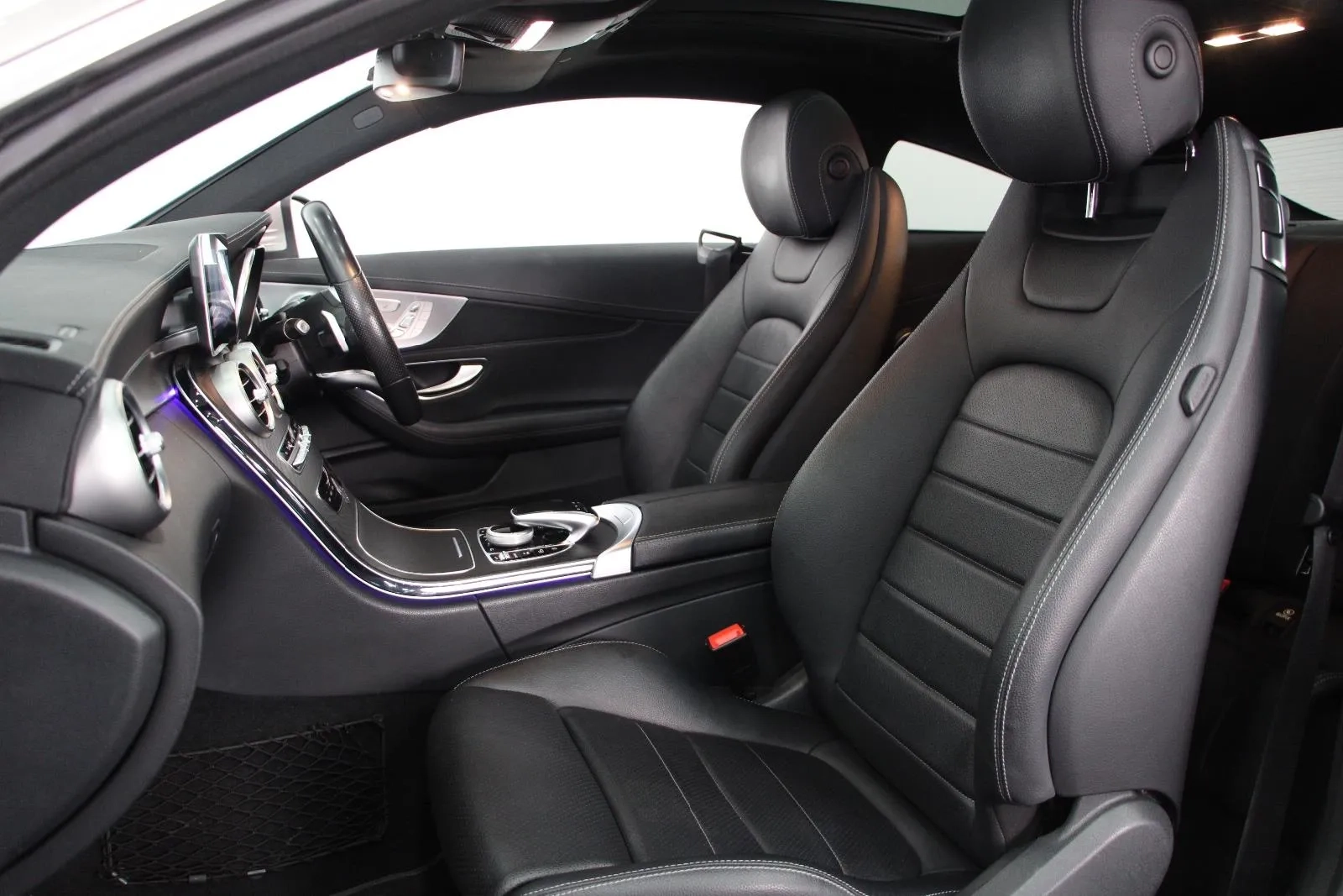 Mercedes-Benz-C-Class-C200