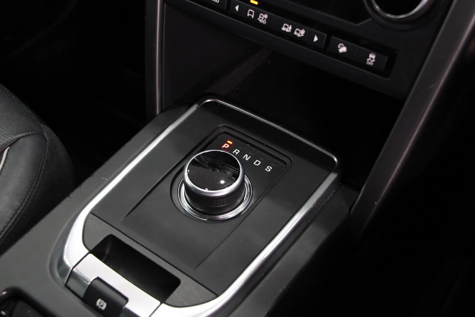 Land Rover-Discovery Sport-TD4 132kW HSE