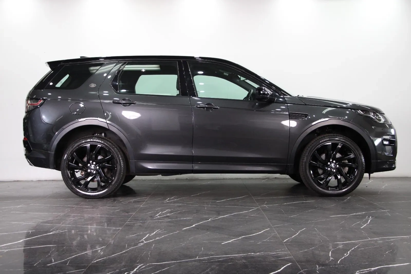 Land Rover-Discovery Sport-TD4 132kW HSE