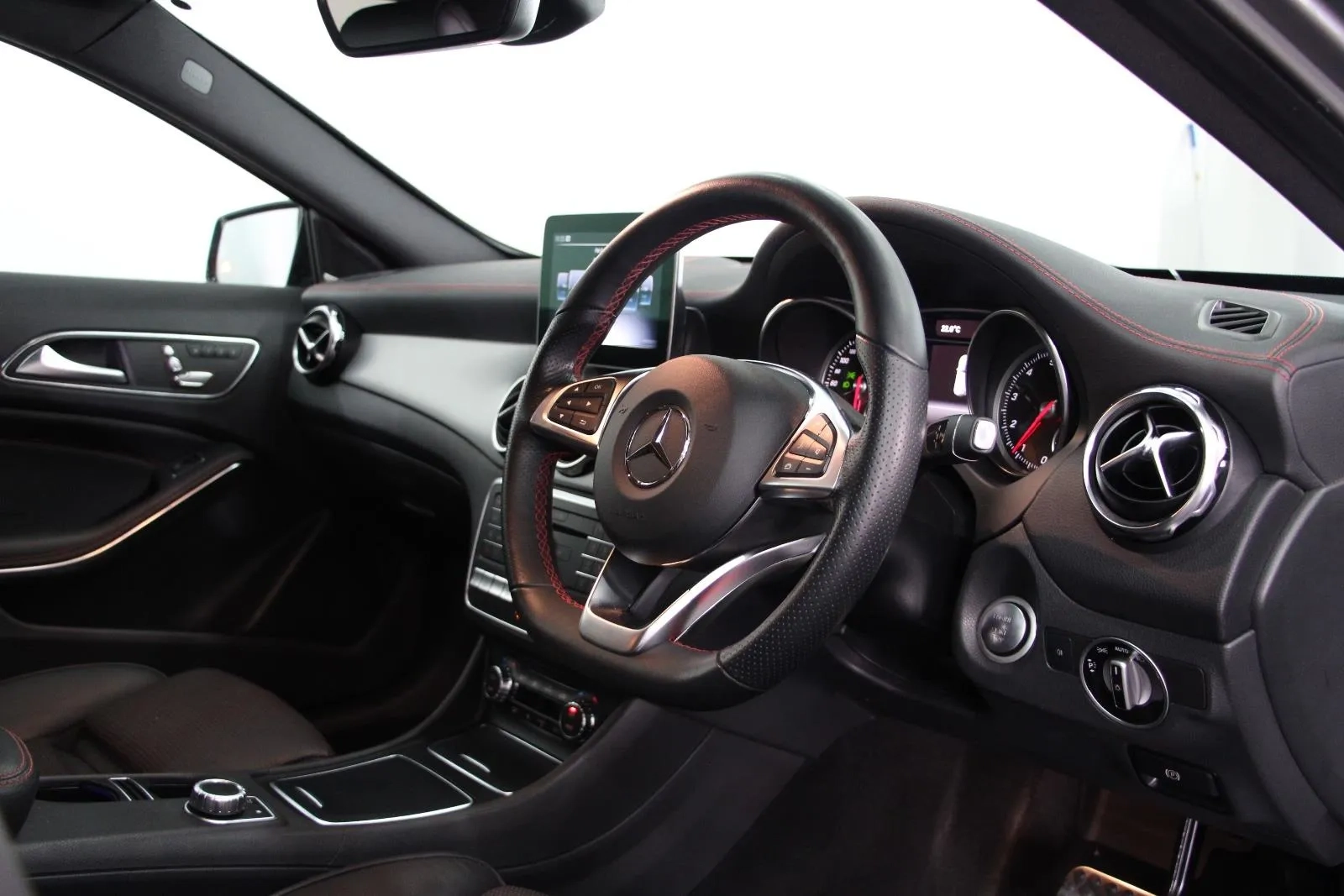 Mercedes-Benz-GLA-Class-GLA250