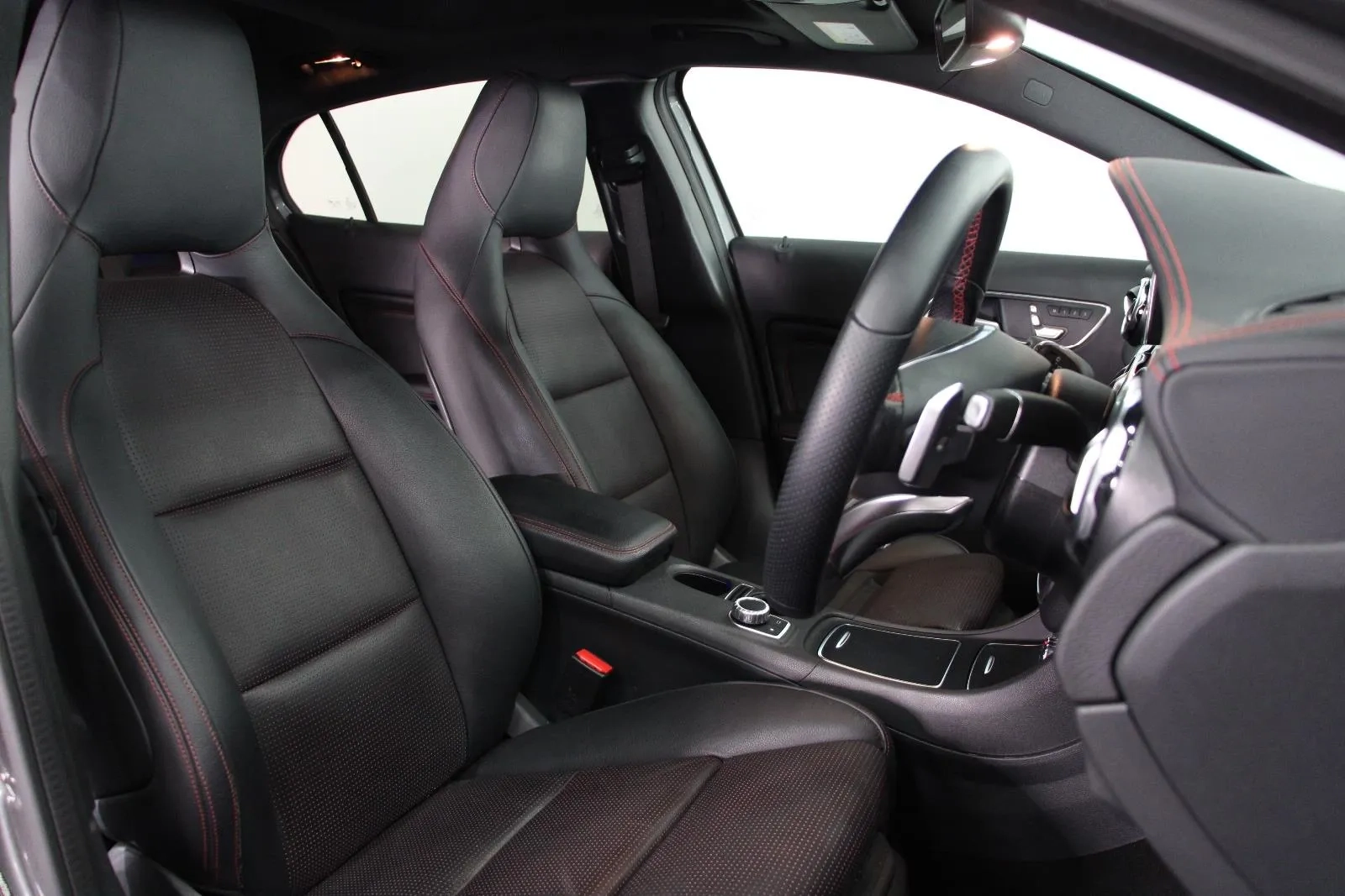Mercedes-Benz-GLA-Class-GLA250