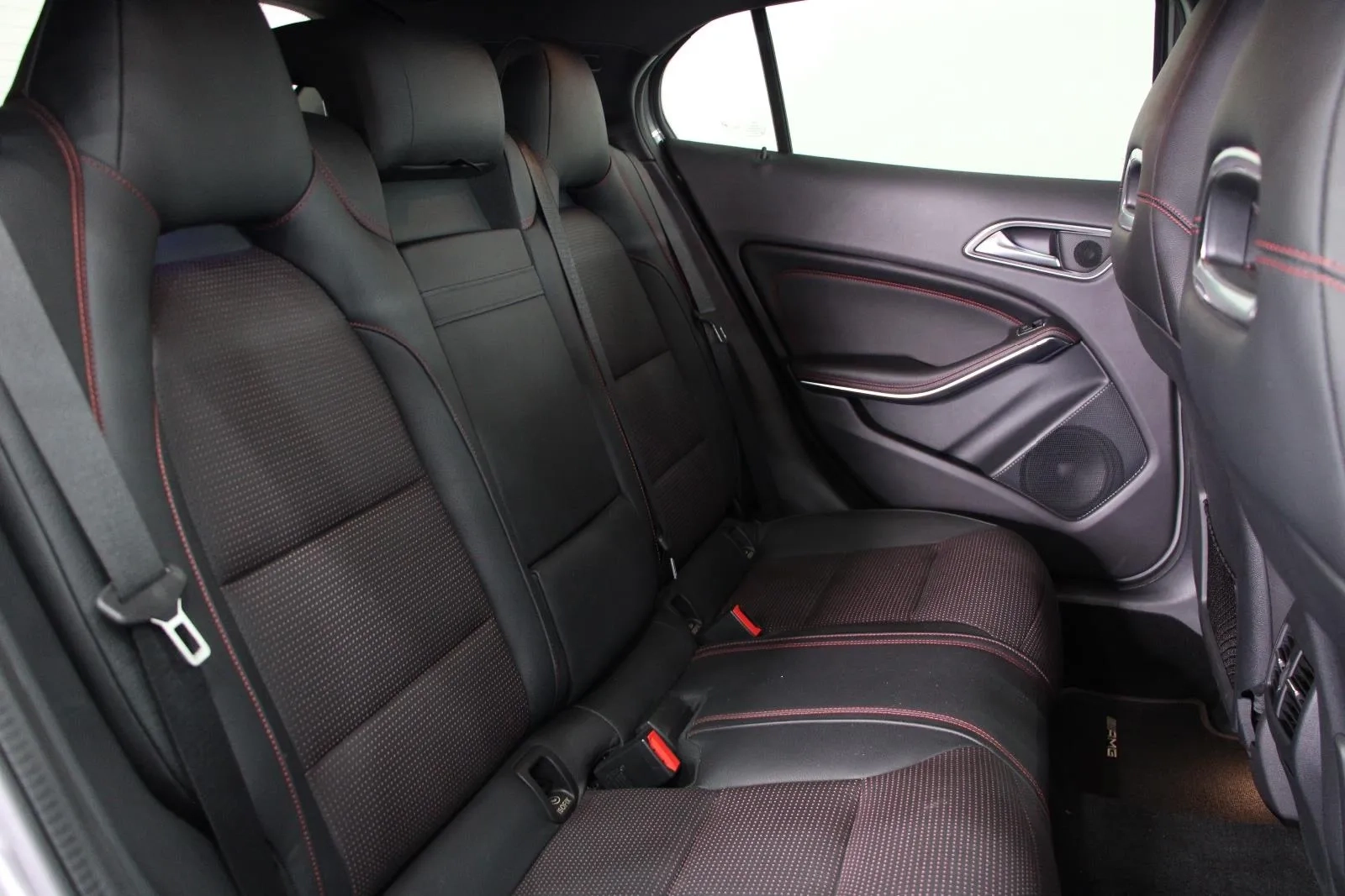 Mercedes-Benz-GLA-Class-GLA250