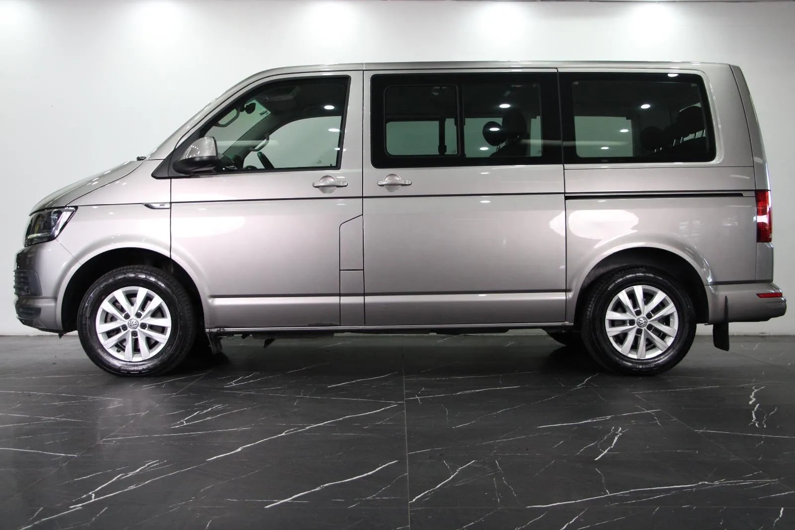 Volkswagen-Multivan-TDI340 Comfortline