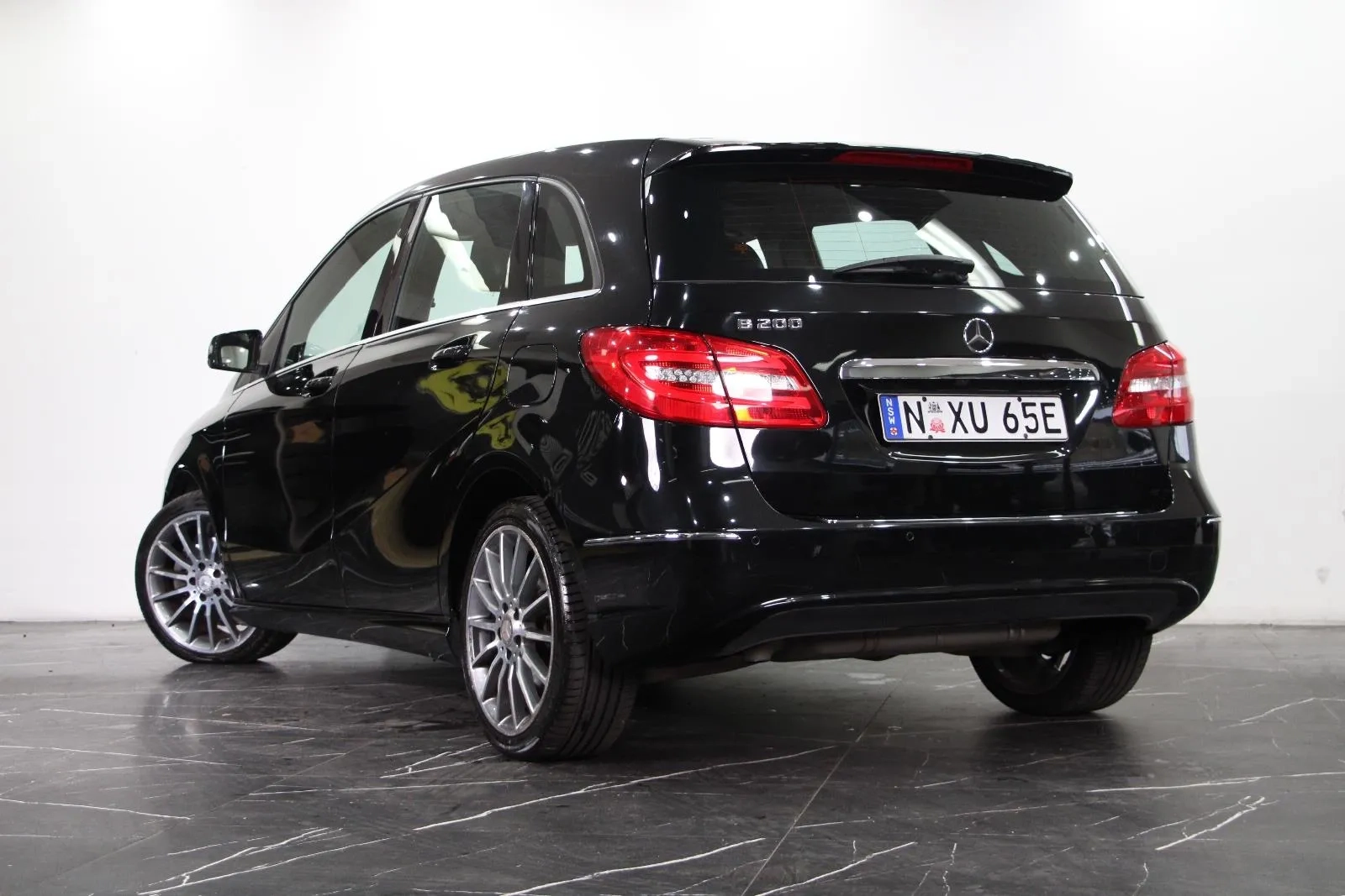 Mercedes-Benz-B-Class-B200