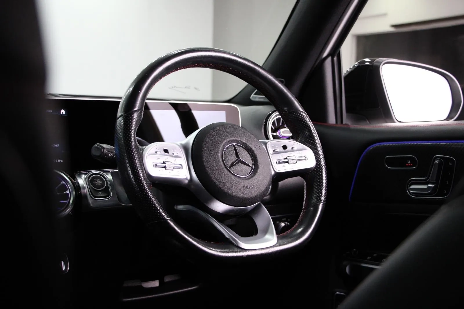 Mercedes-Benz-GLB-Class-GLB250