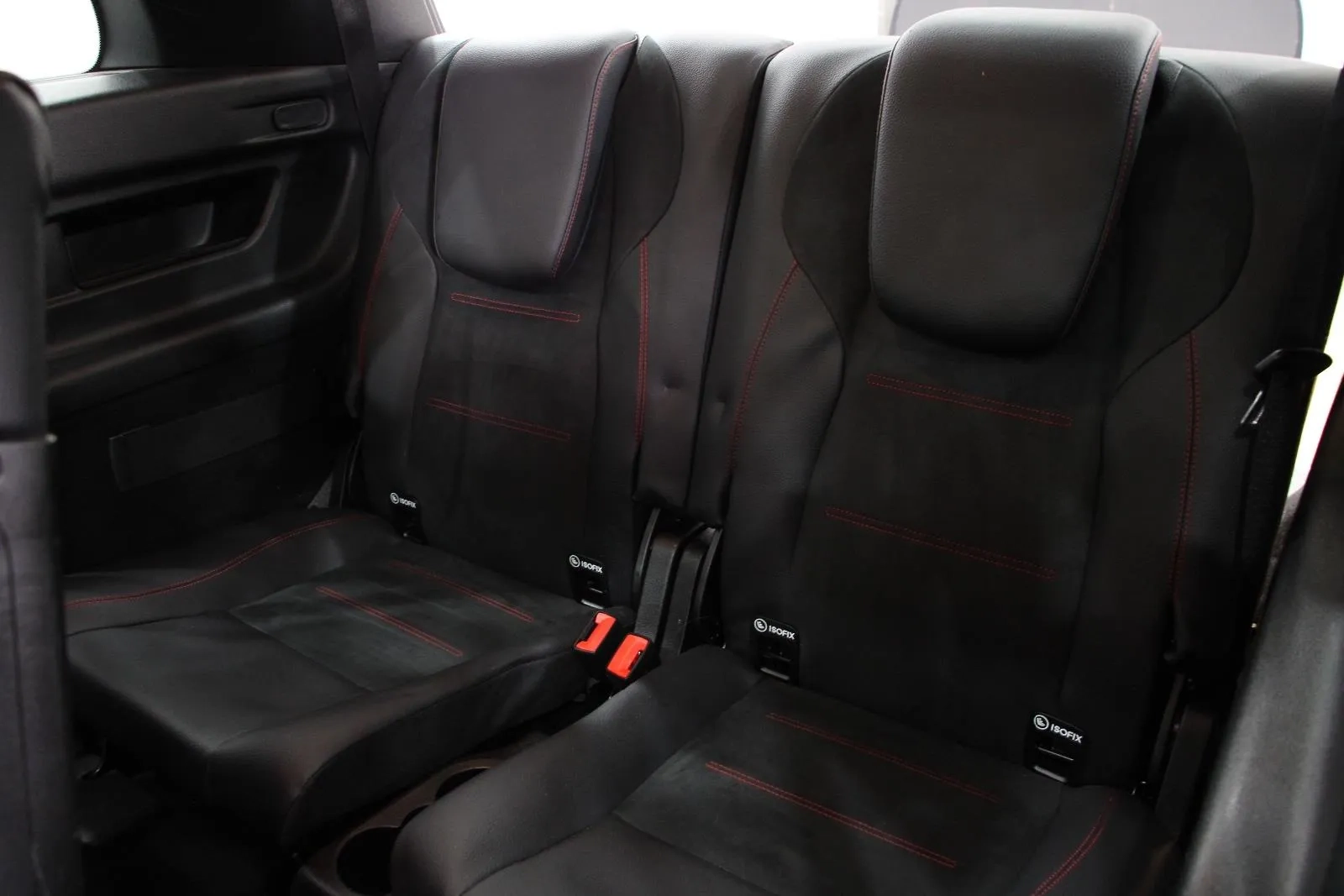 Mercedes-Benz-GLB-Class-GLB250