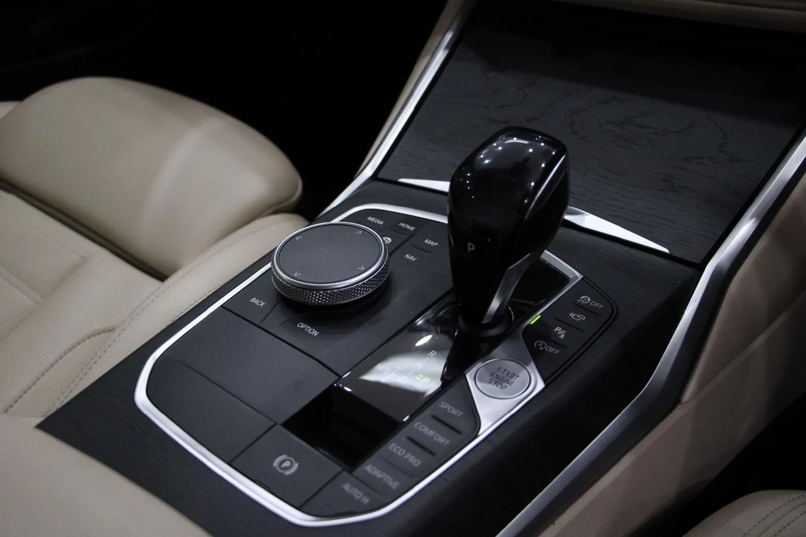 BMW-3 Series-330i Luxury Line