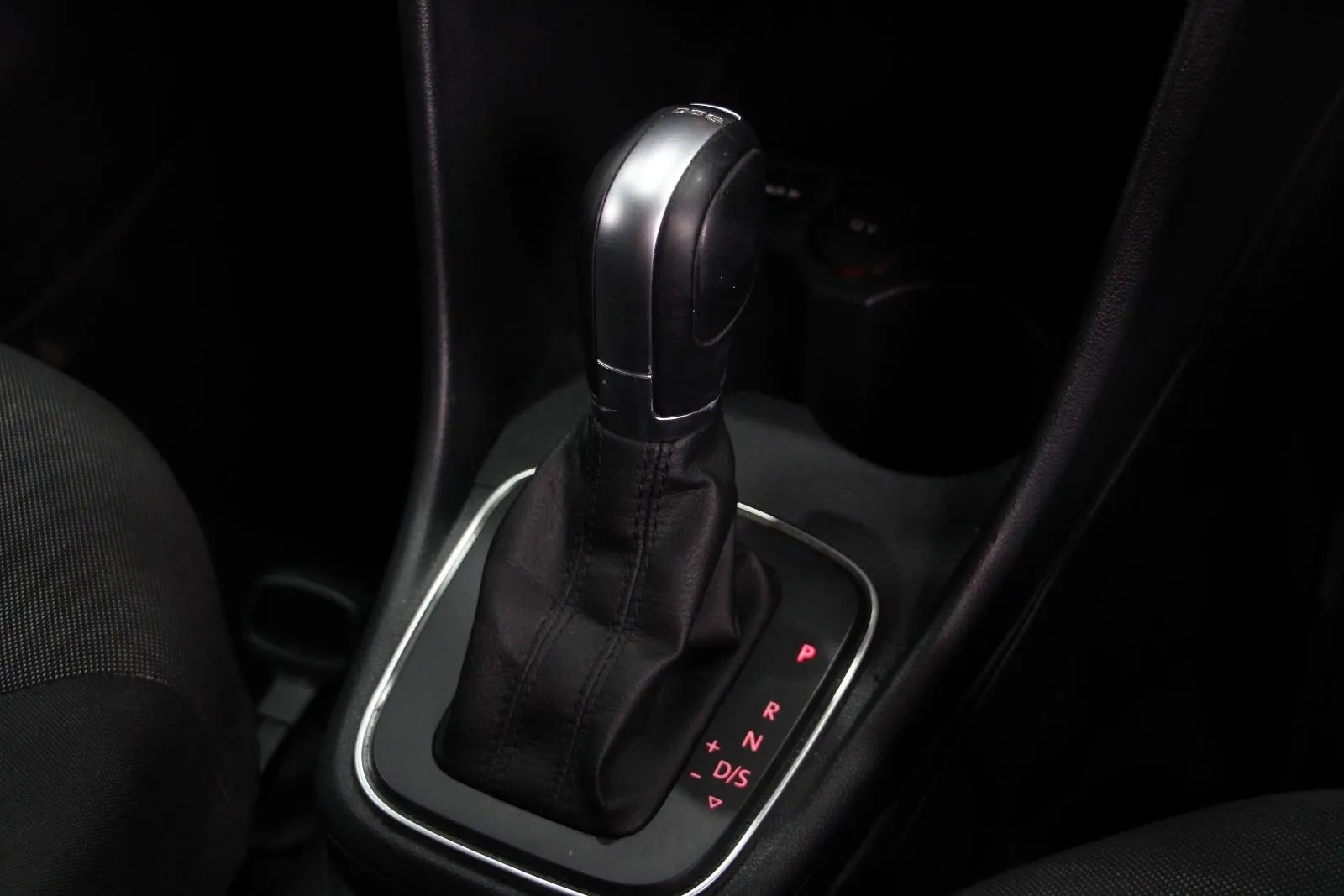 Volkswagen-Polo-81TSI Comfortline
