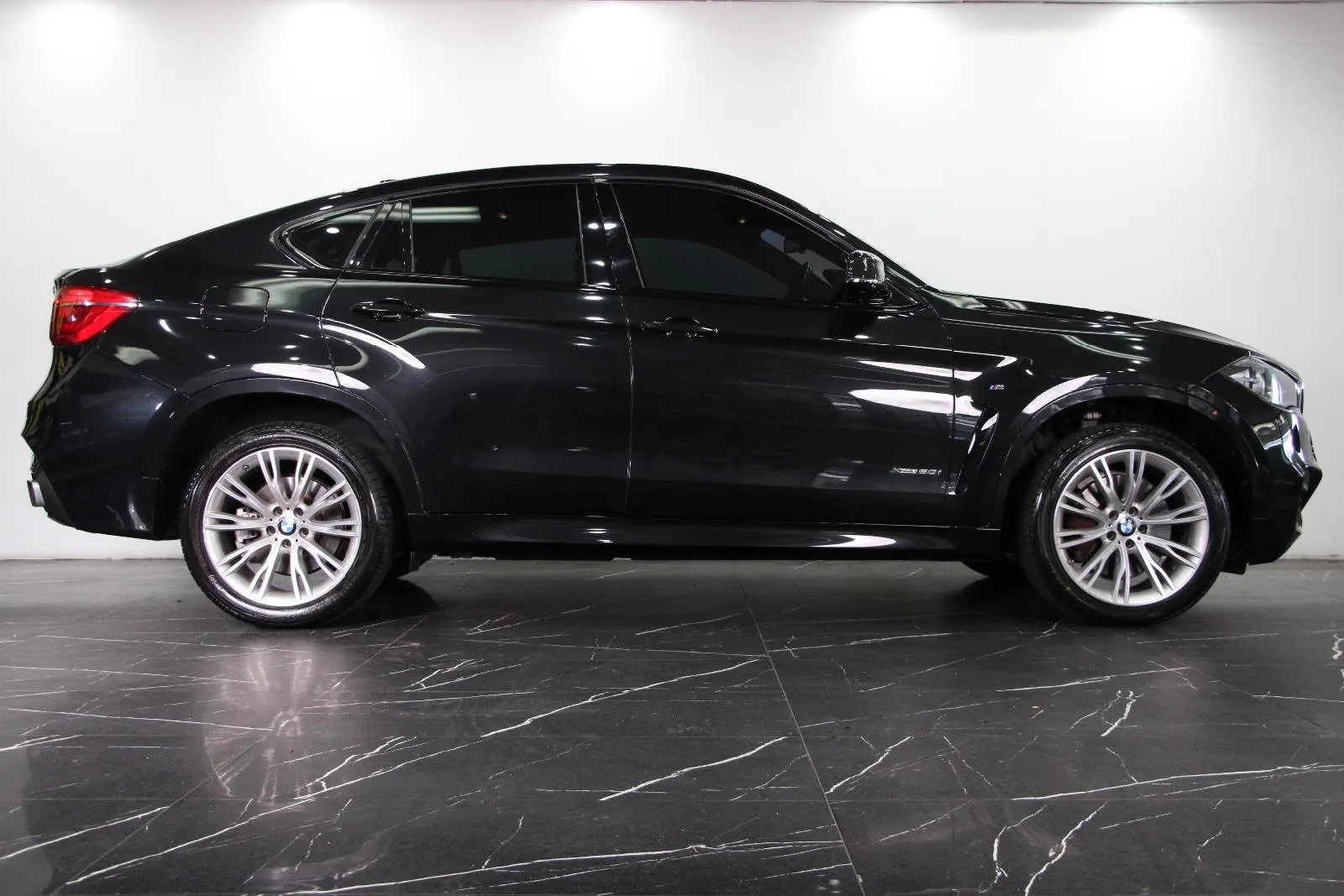 BMW-X6-xDrive50i
