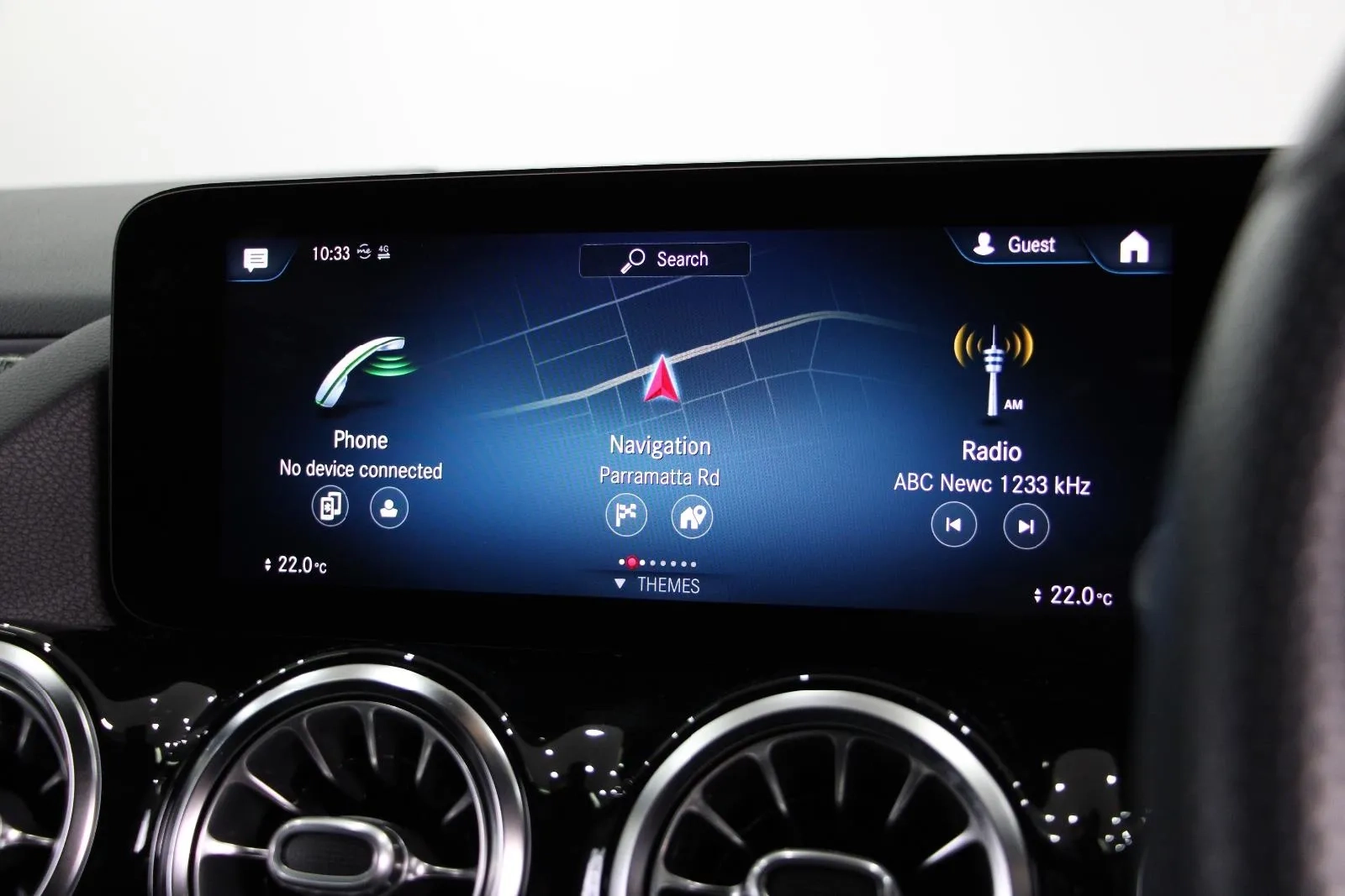 Mercedes-Benz-GLA-Class-GLA200
