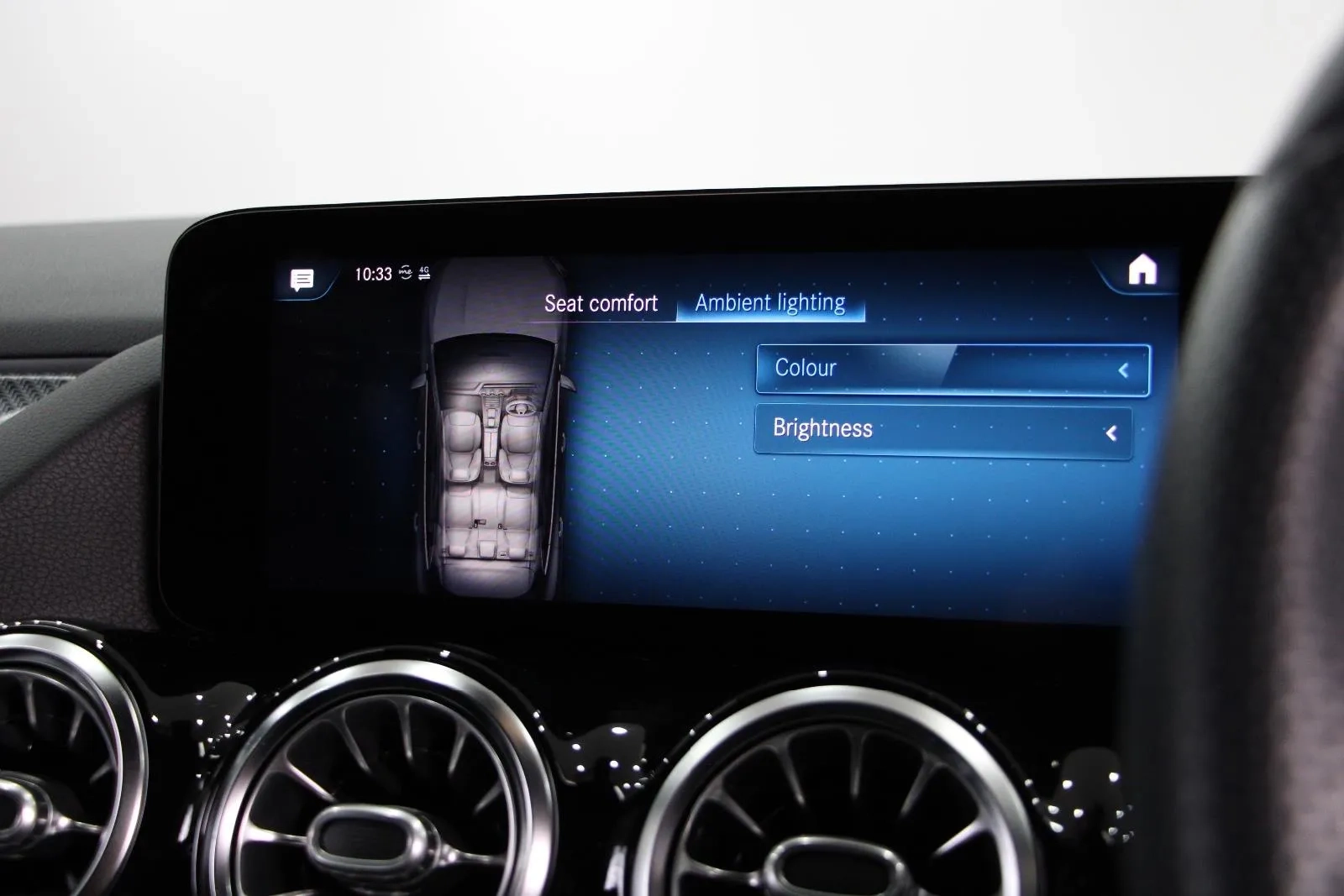 Mercedes-Benz-GLA-Class-GLA200